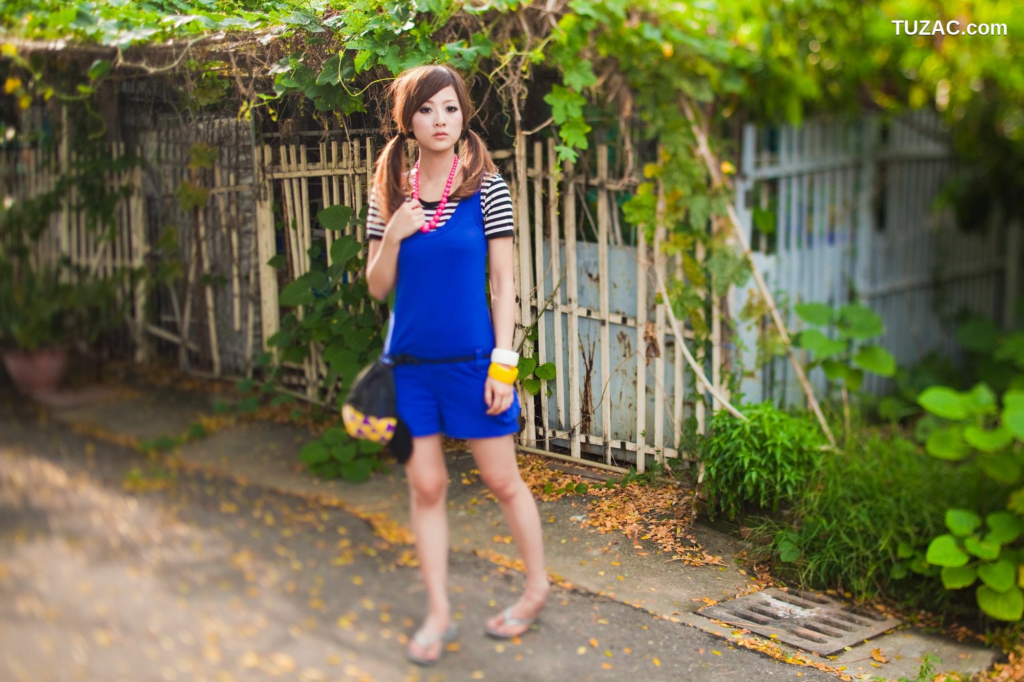 台湾正妹_果子、小品、兔兔(品果兔)《國光社區外拍》第II部 写真集