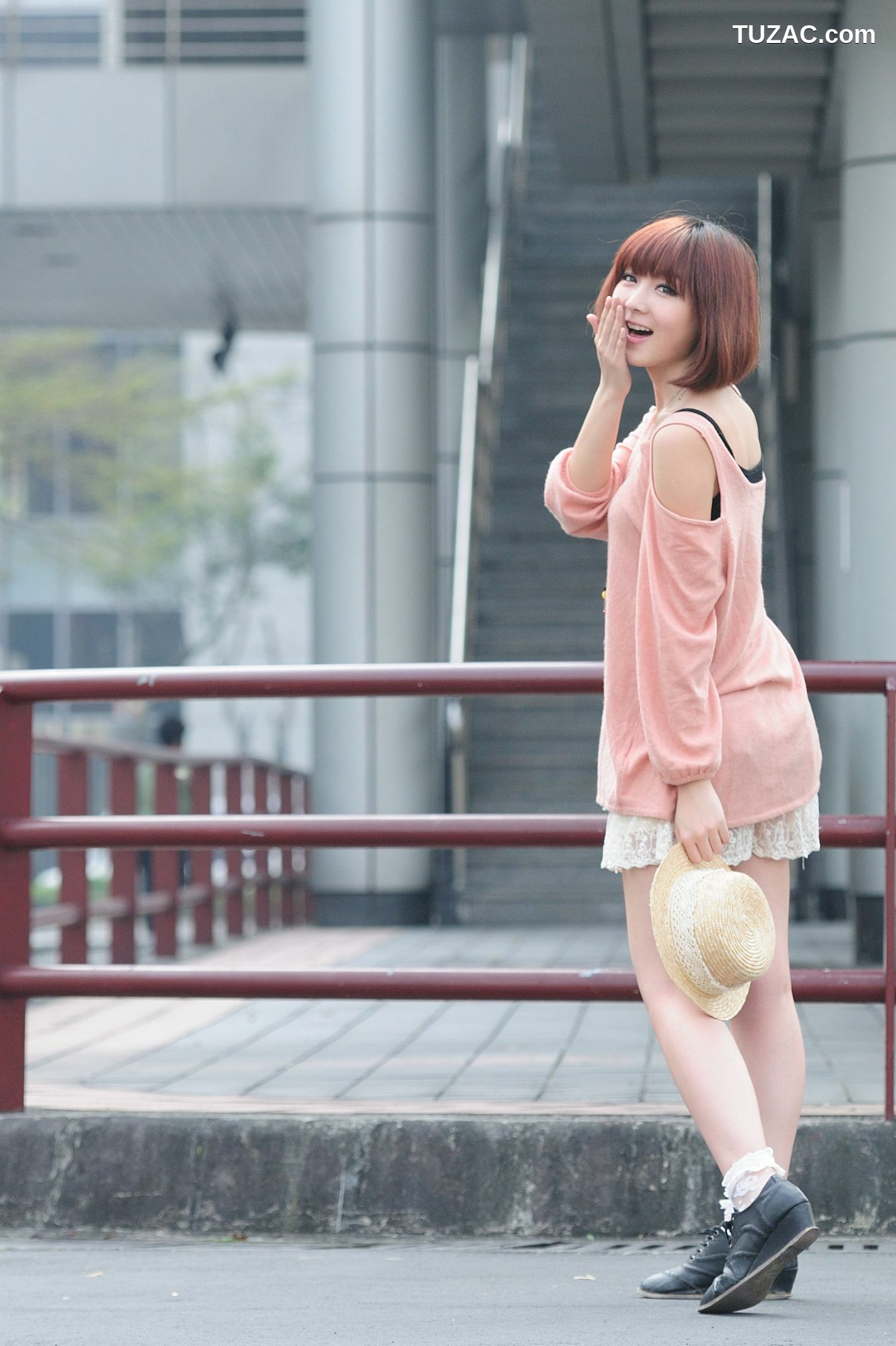 台湾正妹_短发美女小猪patty《2组小清新街拍》写真集