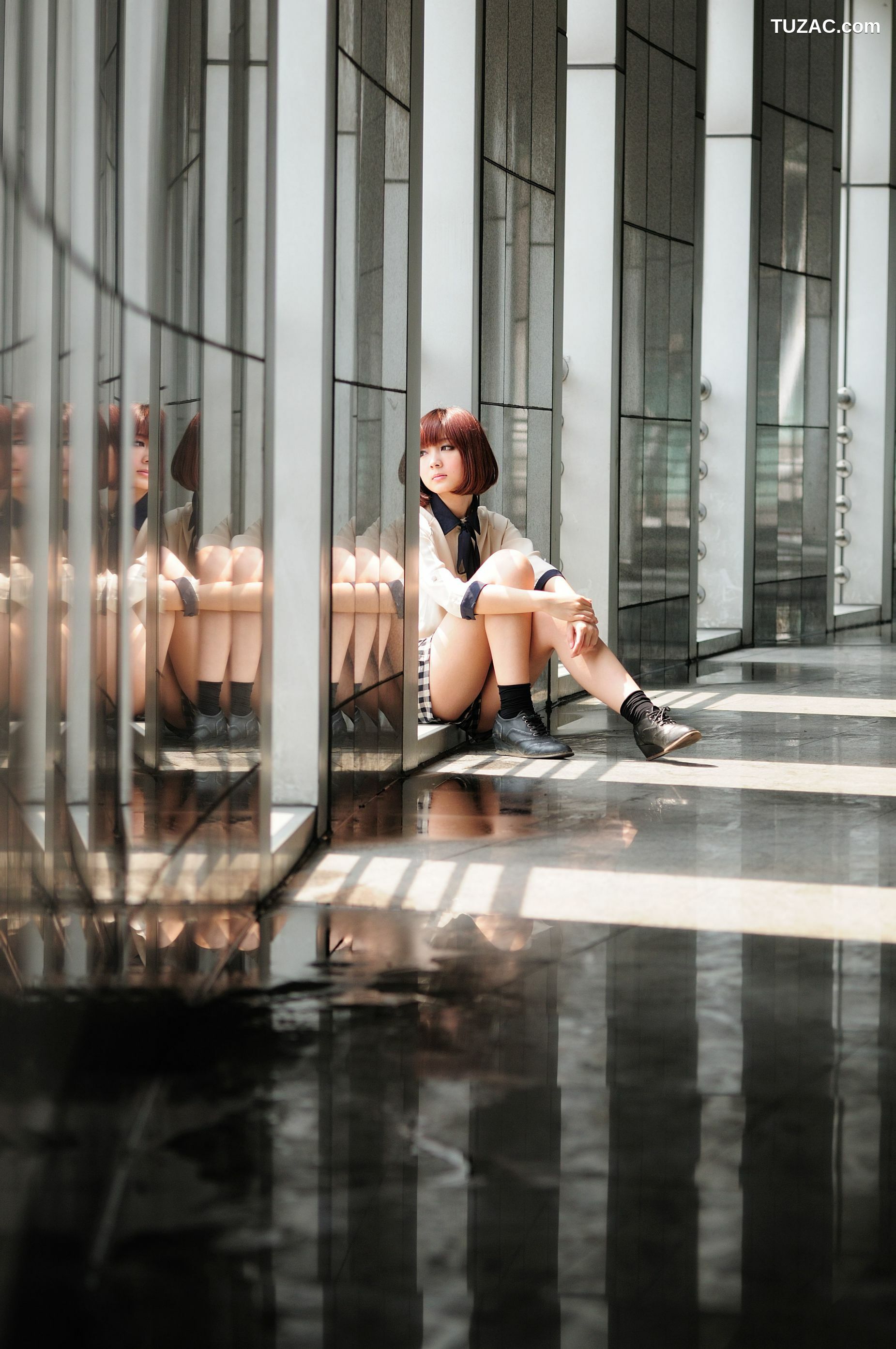 台湾正妹_短发美女小猪patty《2组小清新街拍》写真集