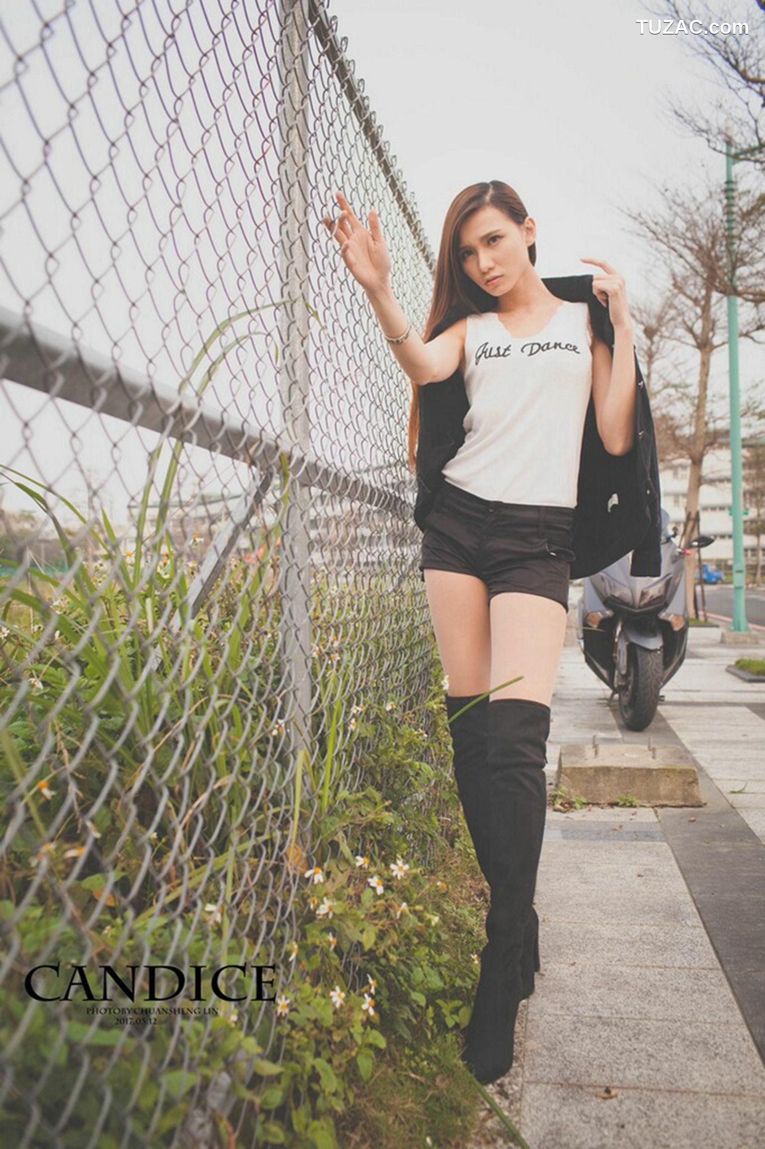 台湾正妹_蔡译心Candice《动感时尚机车女郎》 写真集[75P]