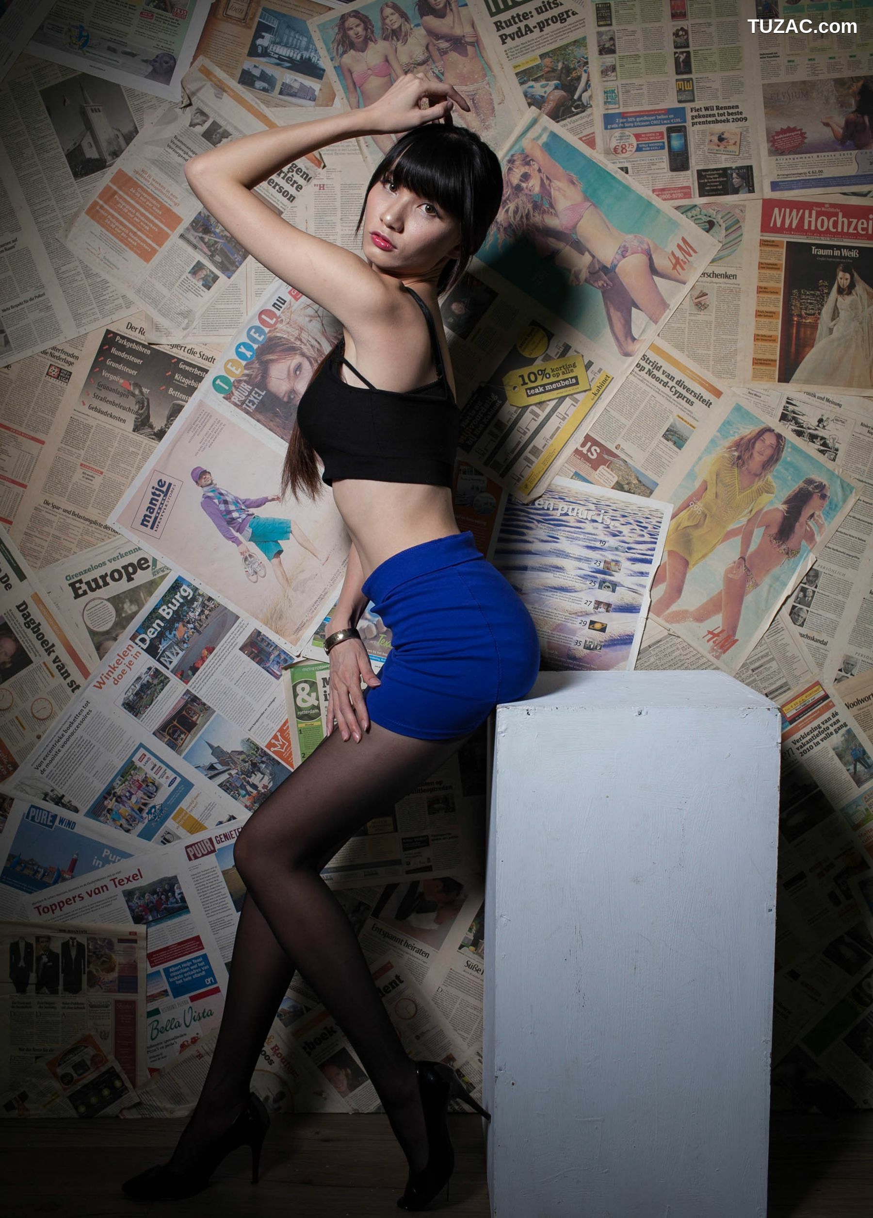 台湾正妹_蔡译心Candice《黑丝包臀裙美腿女郎》 写真集[27P]