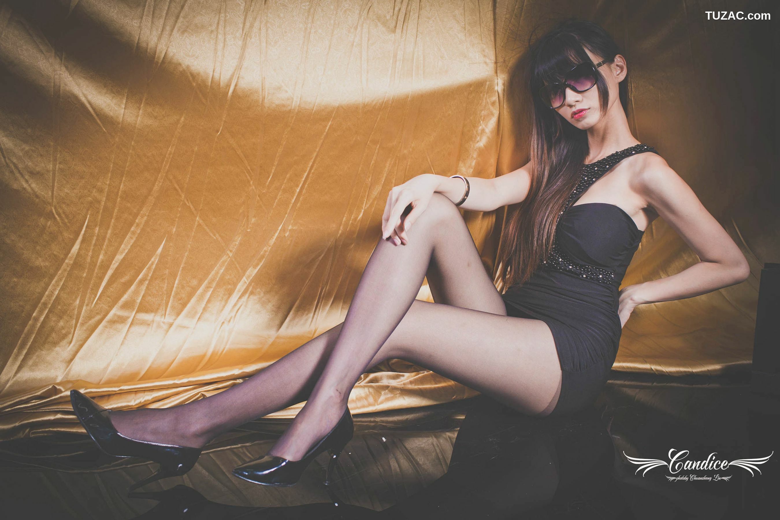 台湾正妹_蔡译心Candice《黑丝眼镜娘》 写真集[28P]