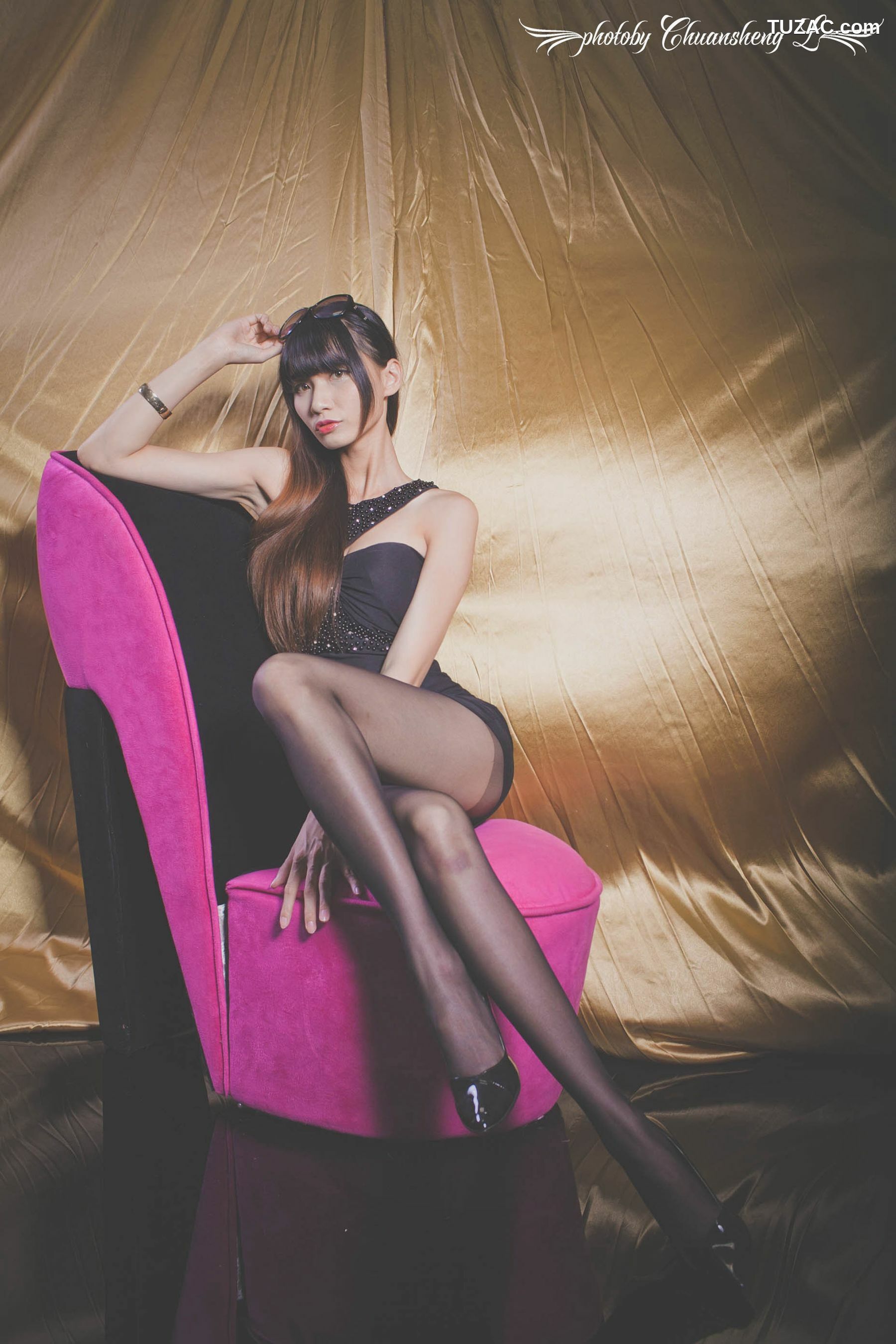 台湾正妹_蔡译心Candice《黑丝眼镜娘》 写真集[28P]