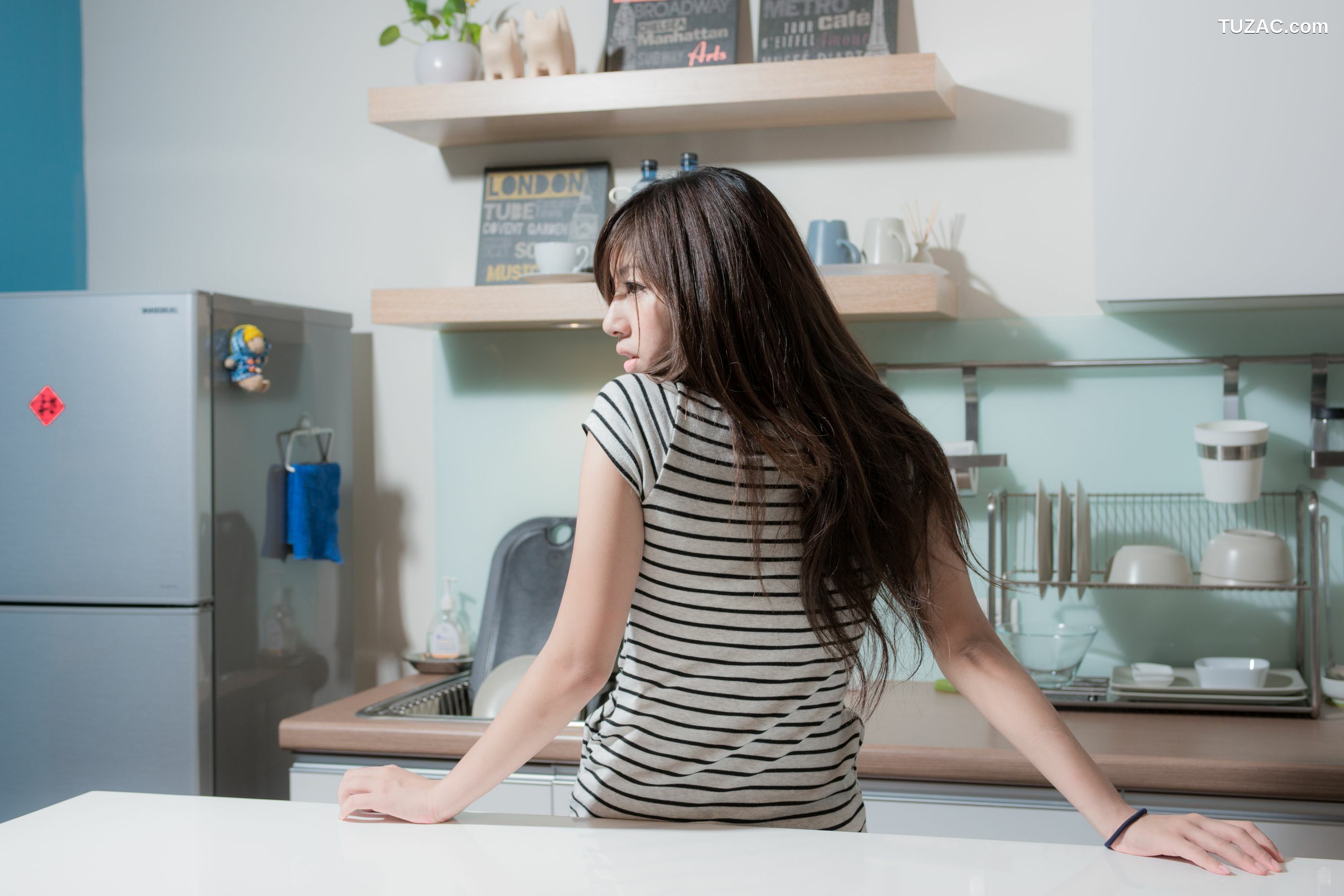 台湾正妹_辜莞允、邱慧雯《极品台湾姐妹花》居家写真集