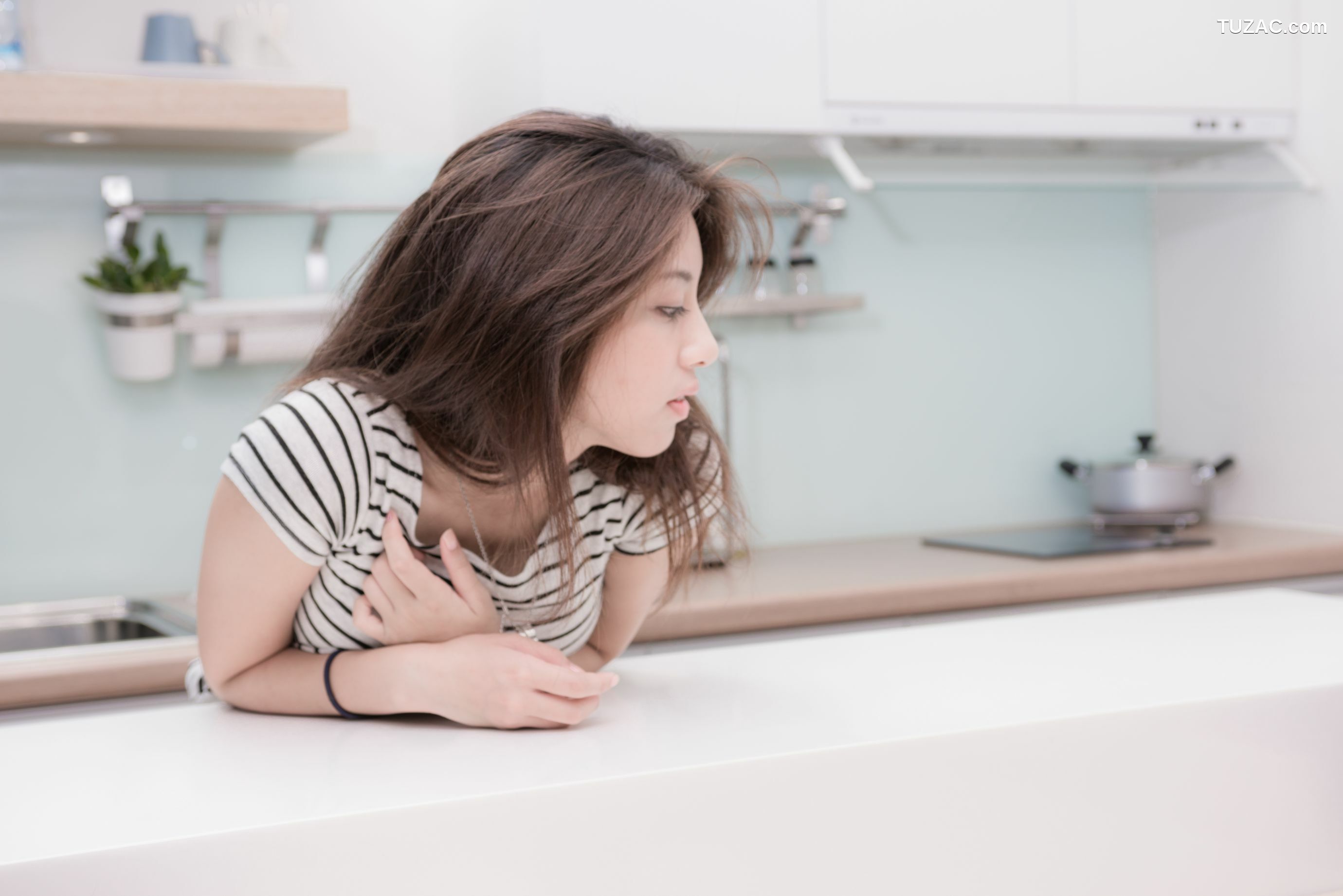 台湾正妹_辜莞允、邱慧雯《极品台湾姐妹花》居家写真集