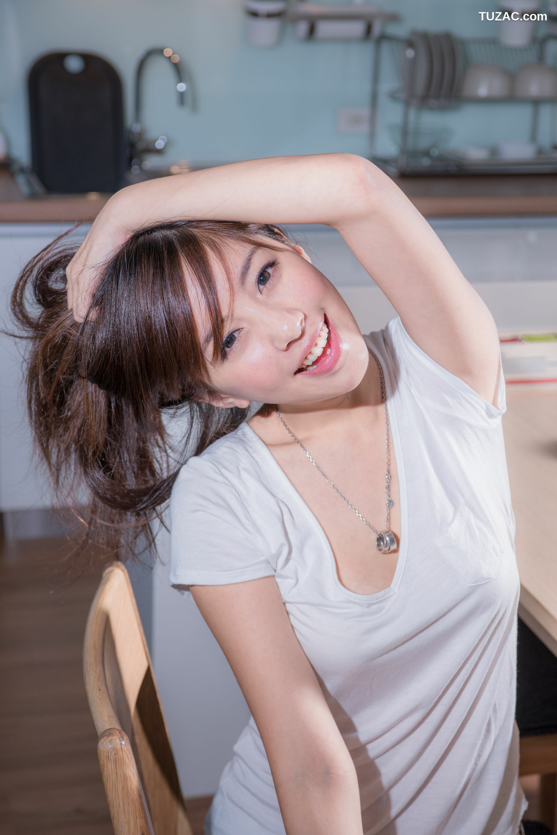 台湾正妹_辜莞允、邱慧雯《极品台湾姐妹花》居家写真集