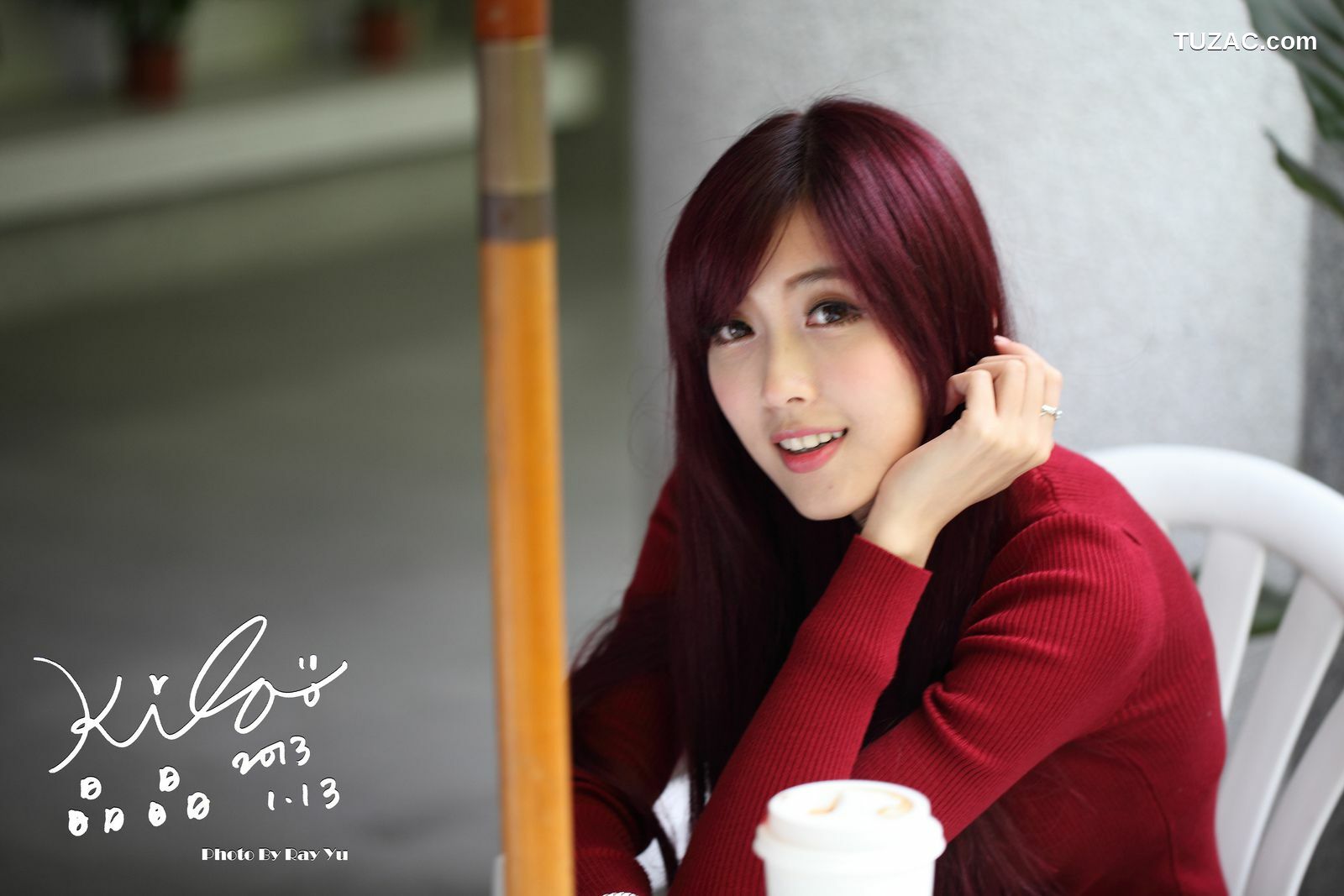 台湾正妹_金允乔/Kila晶晶《黑丝套裙街拍》写真集