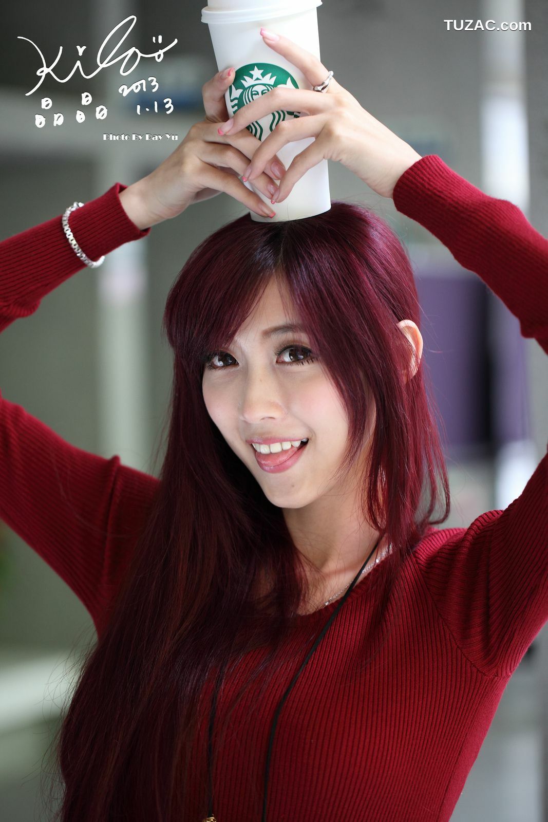 台湾正妹_金允乔/Kila晶晶《黑丝套裙街拍》写真集