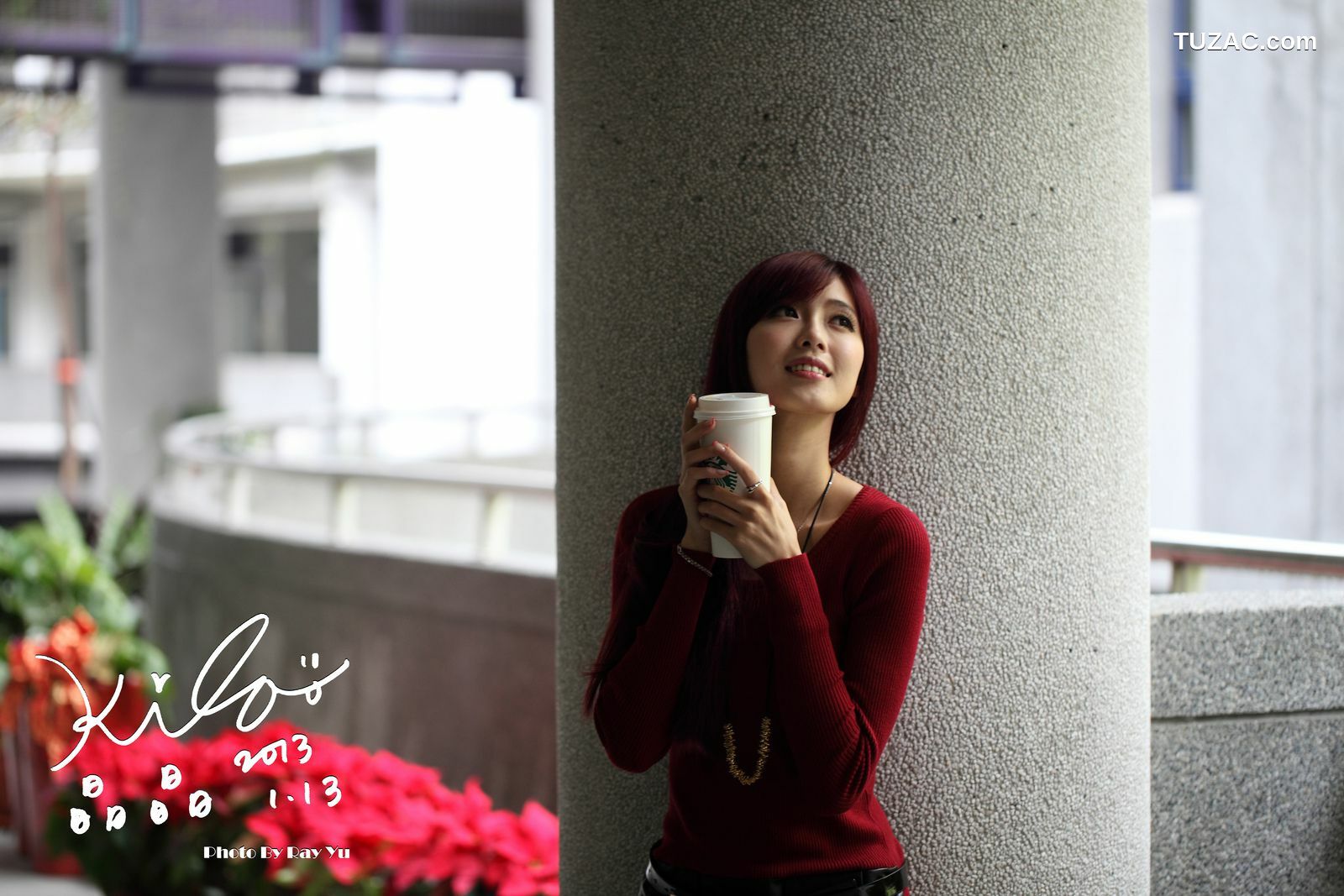 台湾正妹_金允乔/Kila晶晶《黑丝套裙街拍》写真集