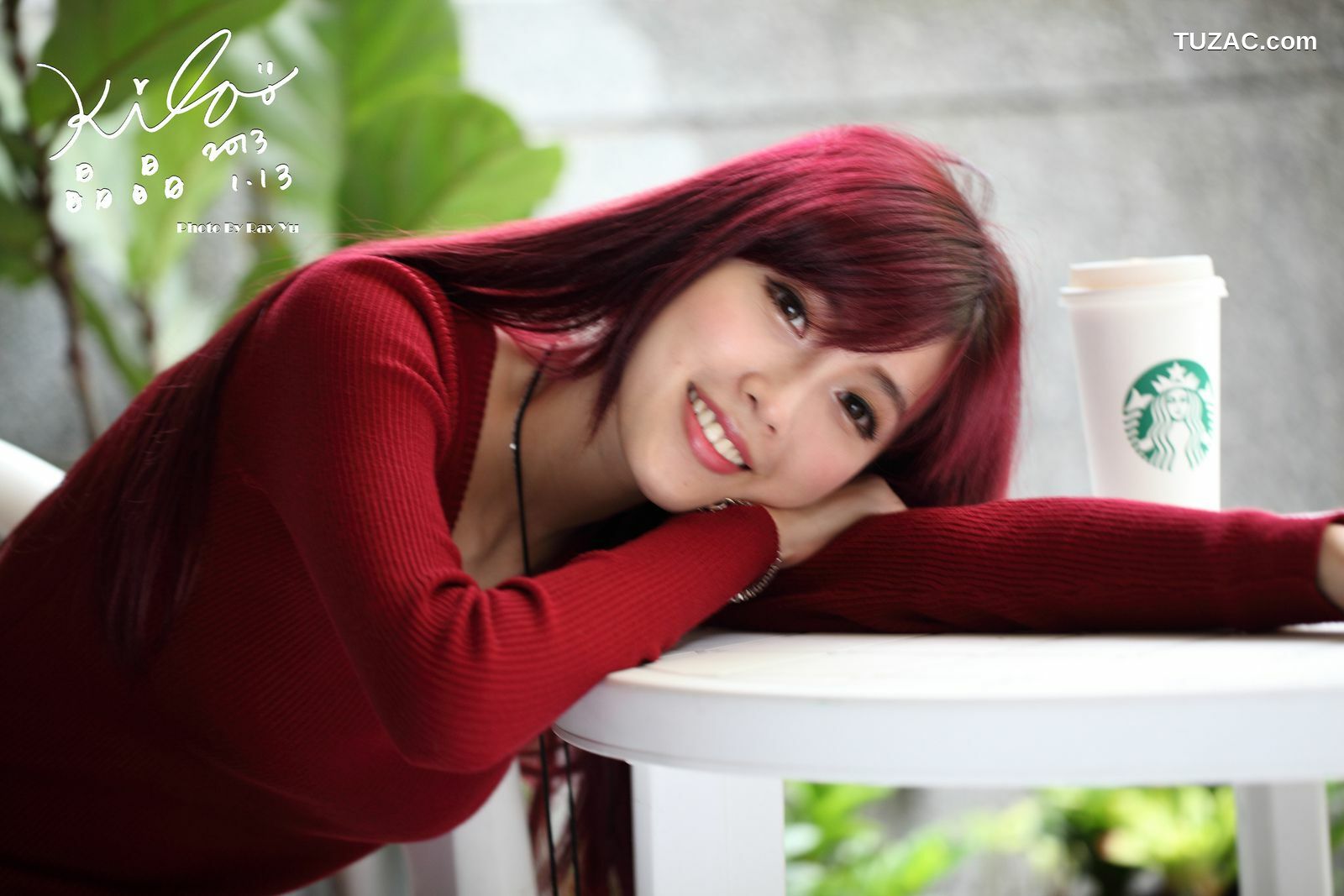 台湾正妹_金允乔/Kila晶晶《黑丝套裙街拍》写真集