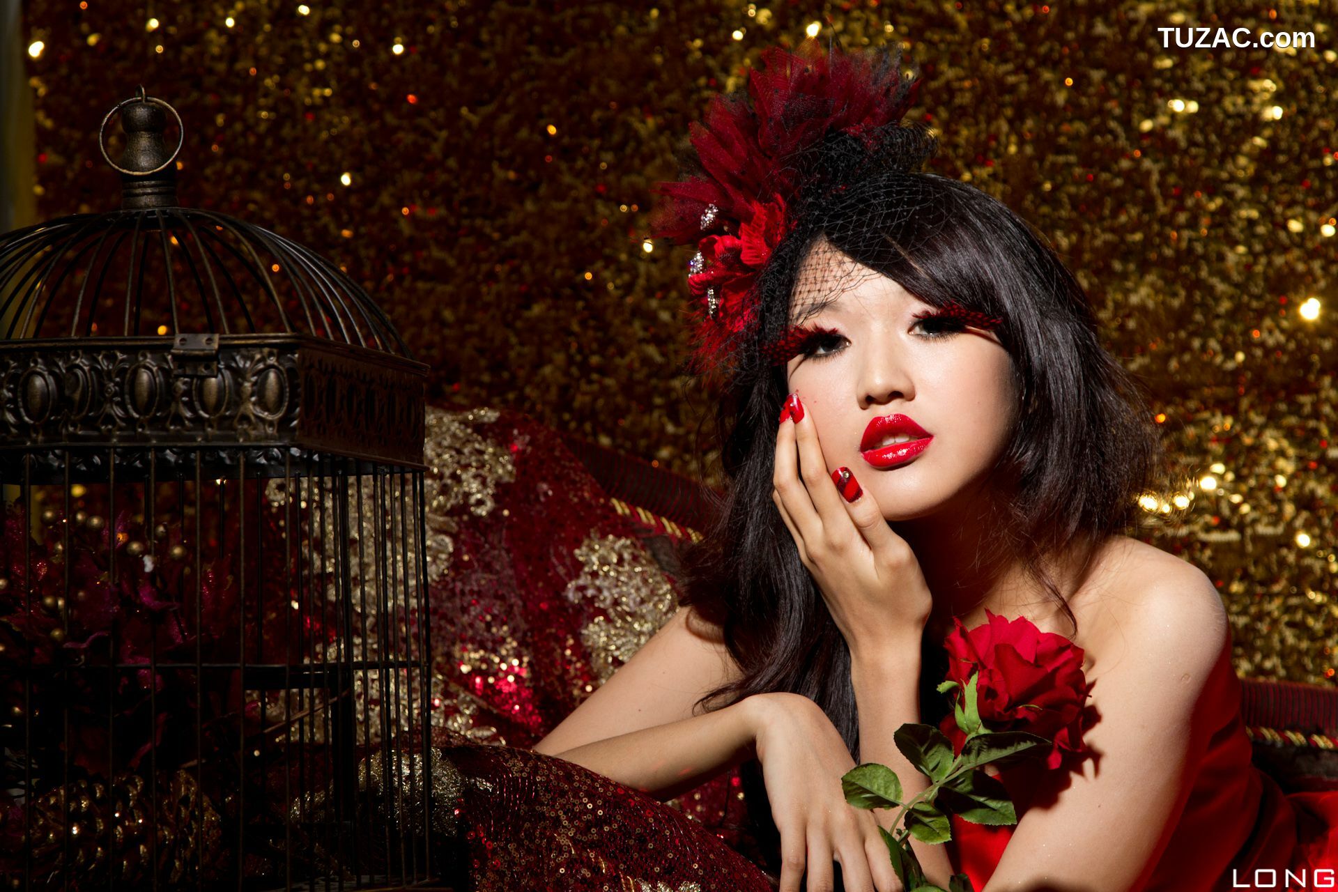 台湾正妹_陈玮廷/腿模Jill《婚紗之紅》写真集