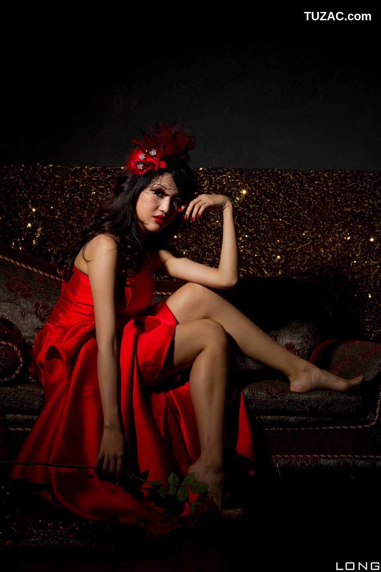 台湾正妹_陈玮廷/腿模Jill《婚紗之紅》写真集