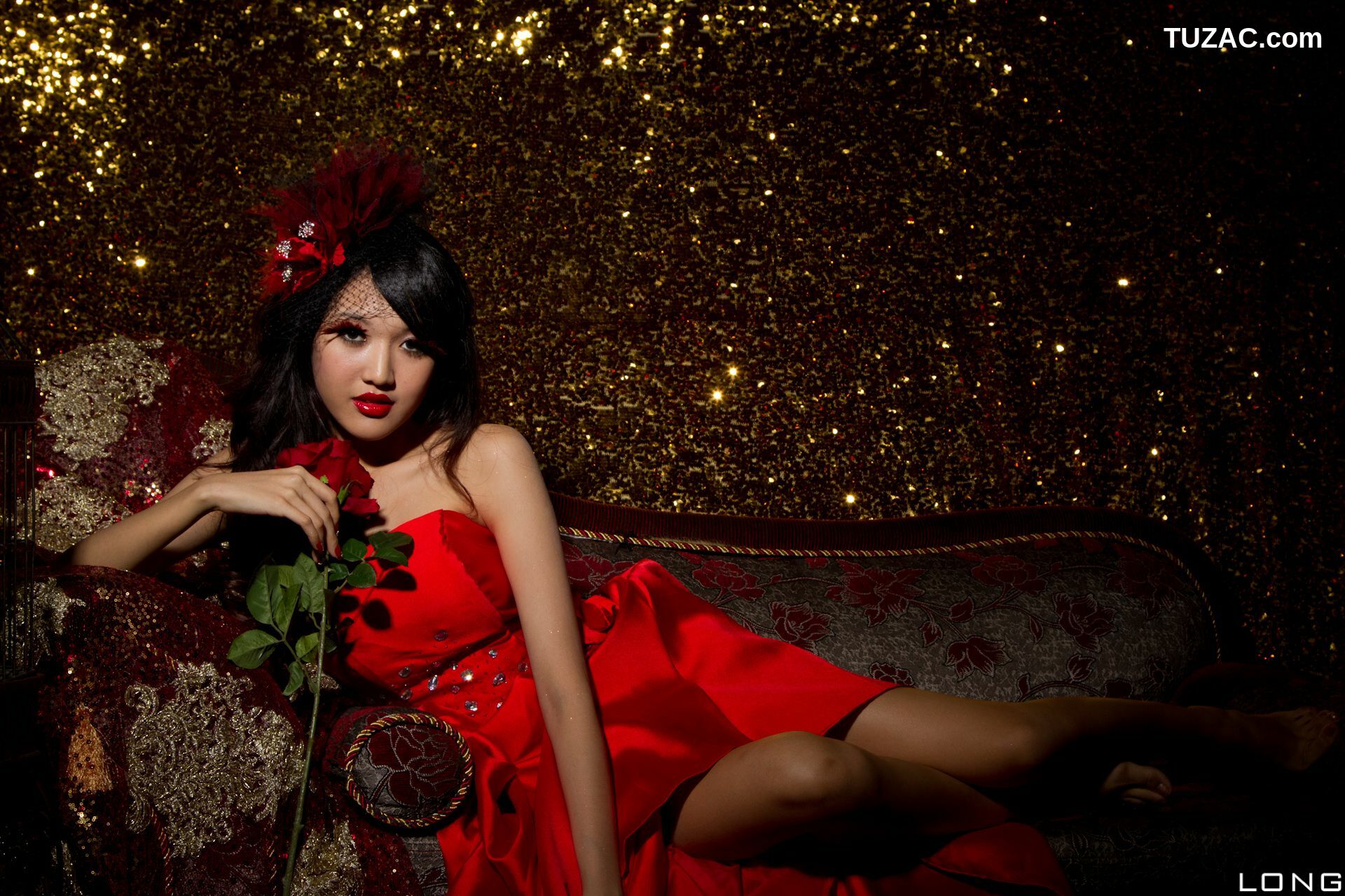 台湾正妹_陈玮廷/腿模Jill《婚紗之紅》写真集