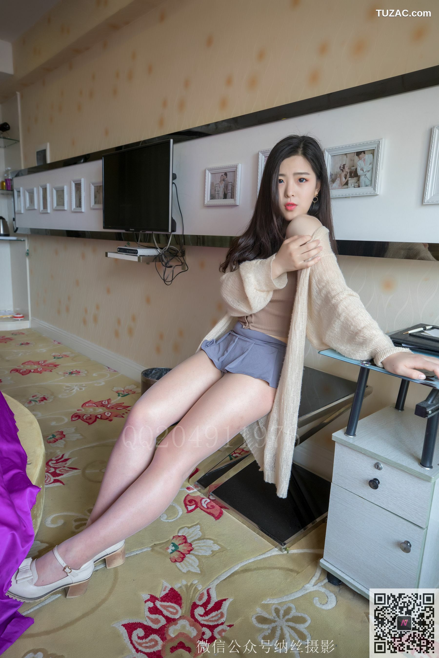 纳丝摄影_帆帆《情趣圆床上的肉丝美腿》 写真集[51P]
