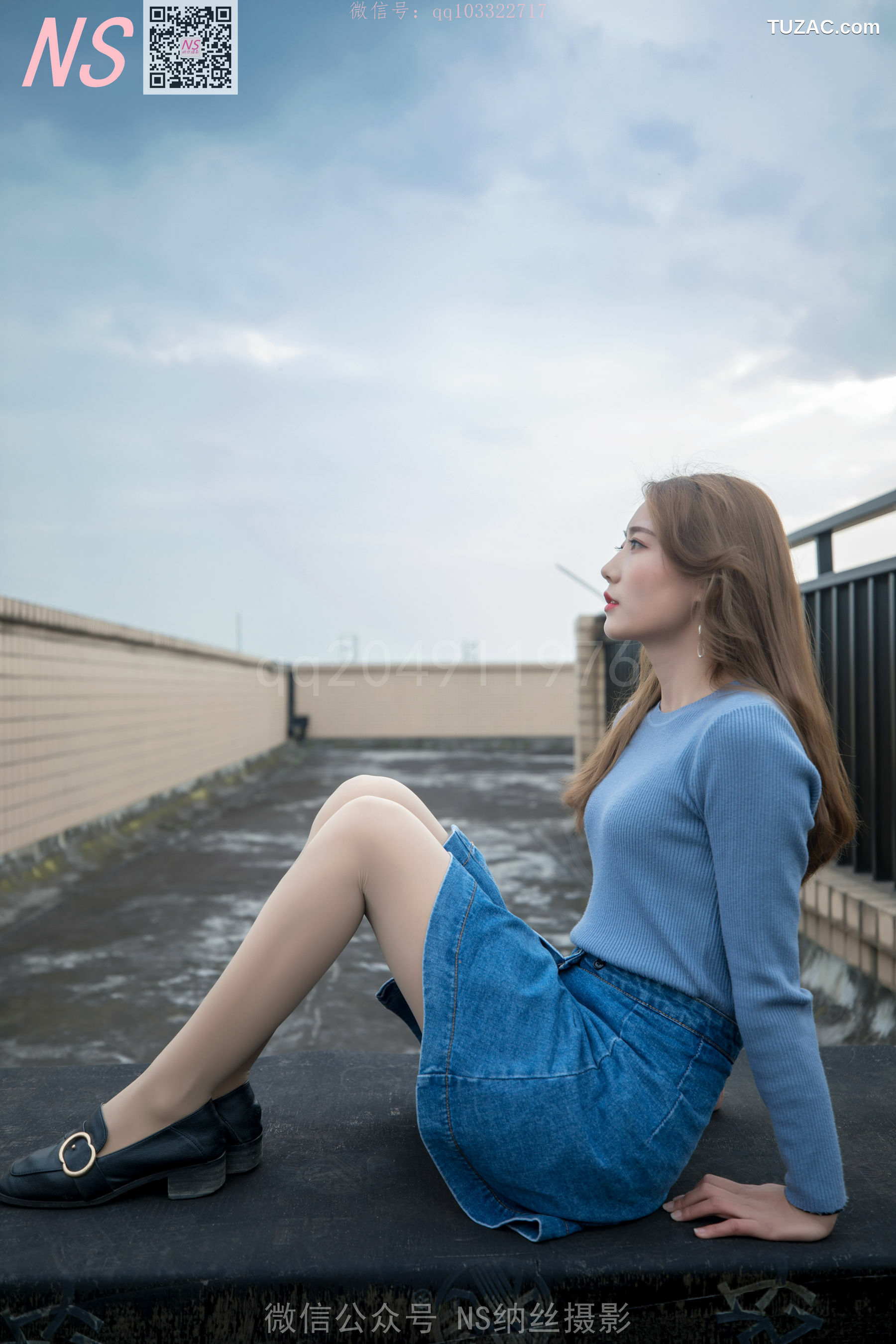 纳丝摄影_舒怡《女神天台肉色丝袜》 写真集[99P]