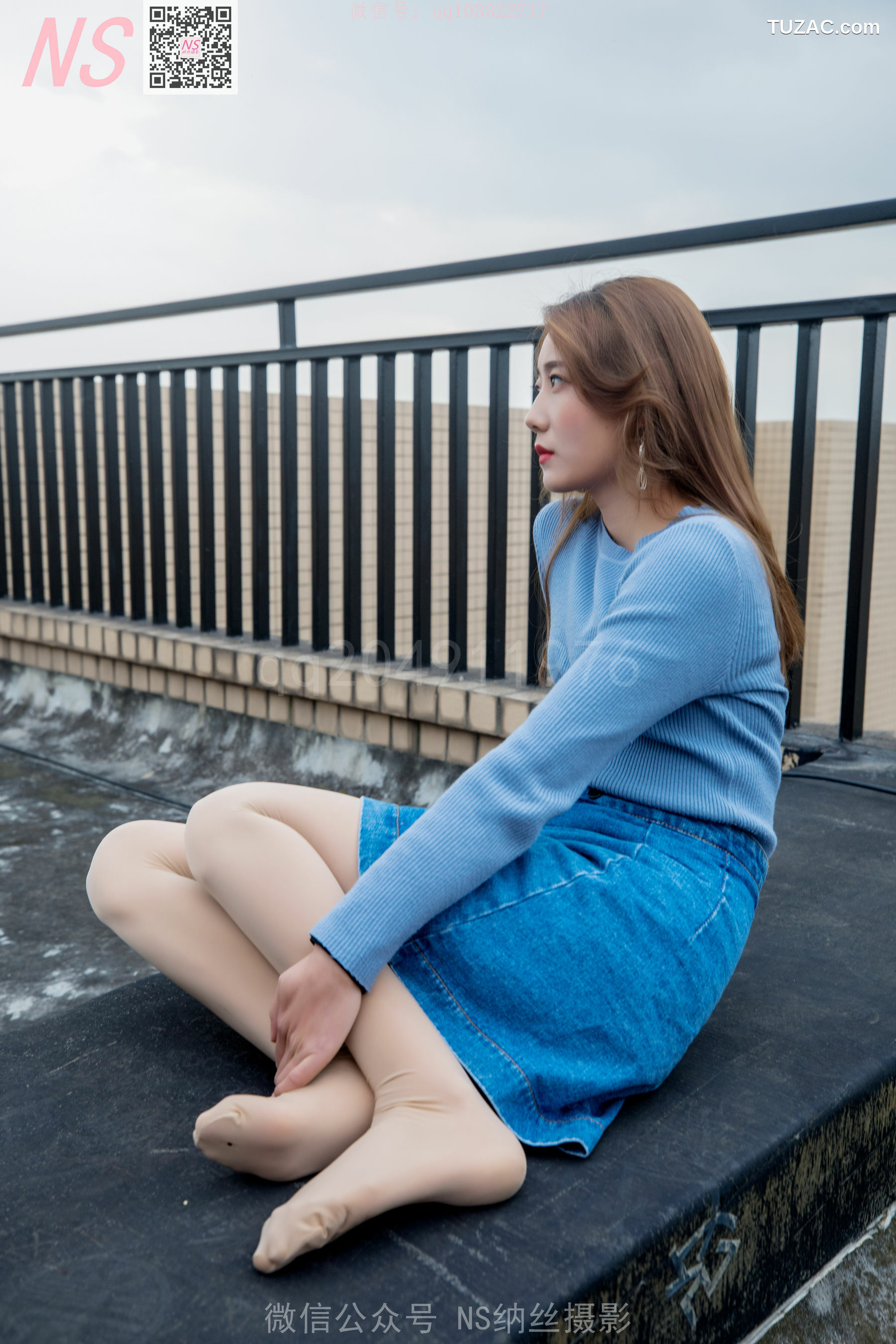 纳丝摄影_舒怡《女神天台肉色丝袜》 写真集[99P]