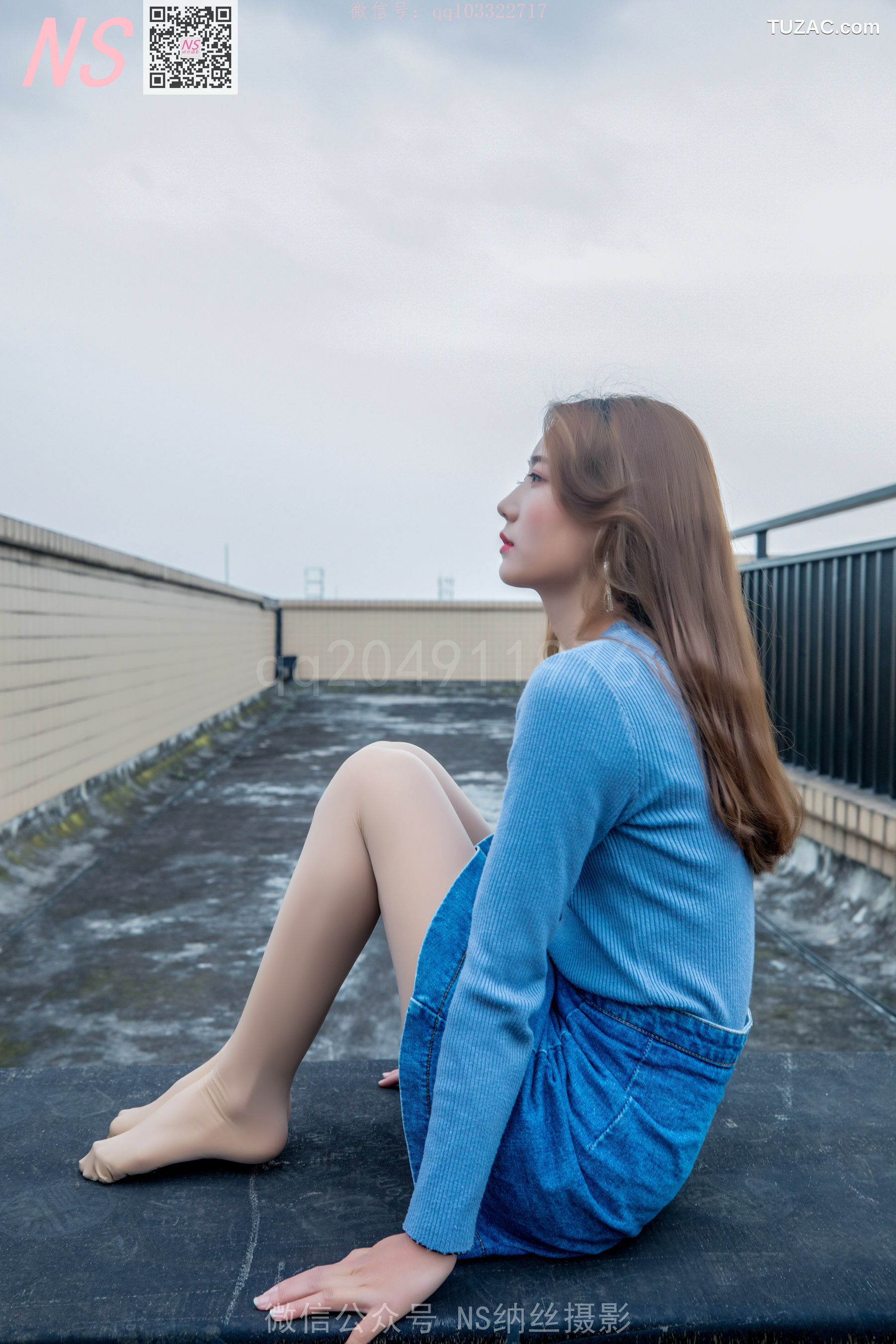 纳丝摄影_舒怡《女神天台肉色丝袜》 写真集[99P]