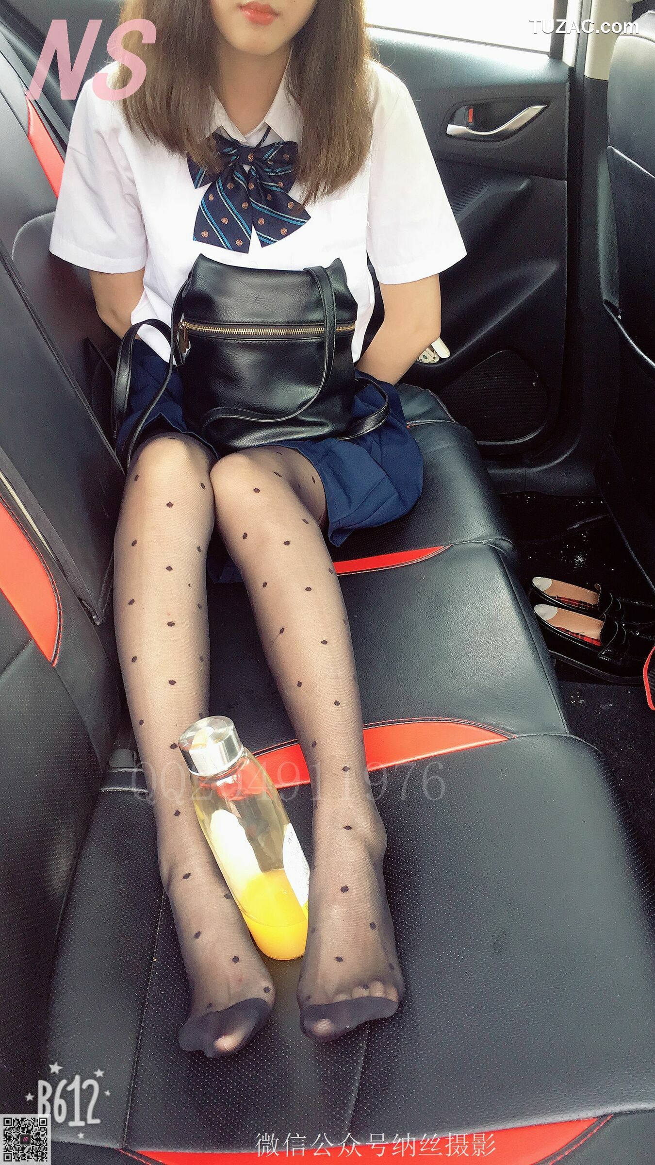 纳丝摄影_雯雯《OL黑色圆点丝袜》 NO.057 写真集[36P]