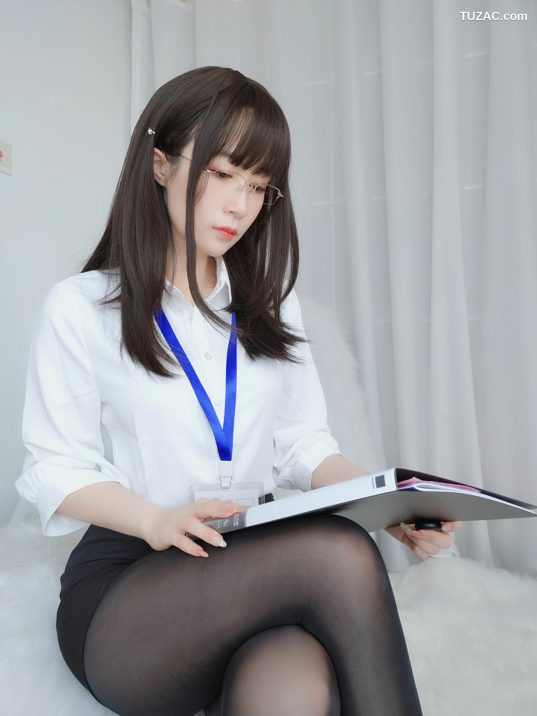 网络美女_ Coser小姐姐白银 - 制服 写真套图[119P]