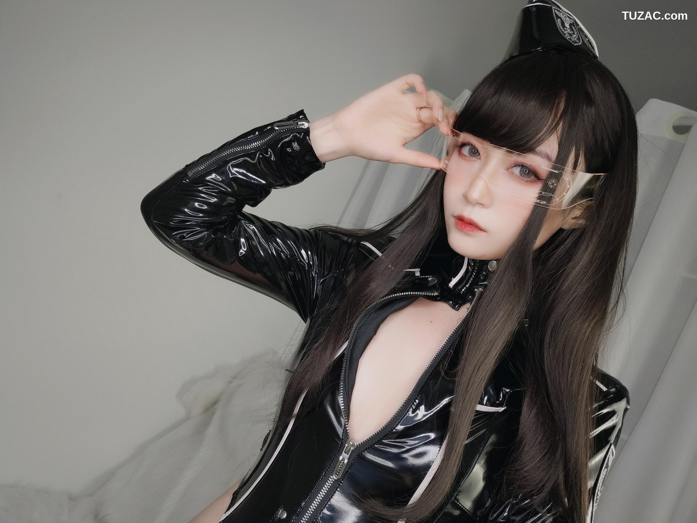 网络美女_ Coser小姐姐白银 - 通讯官 写真套图[74P]