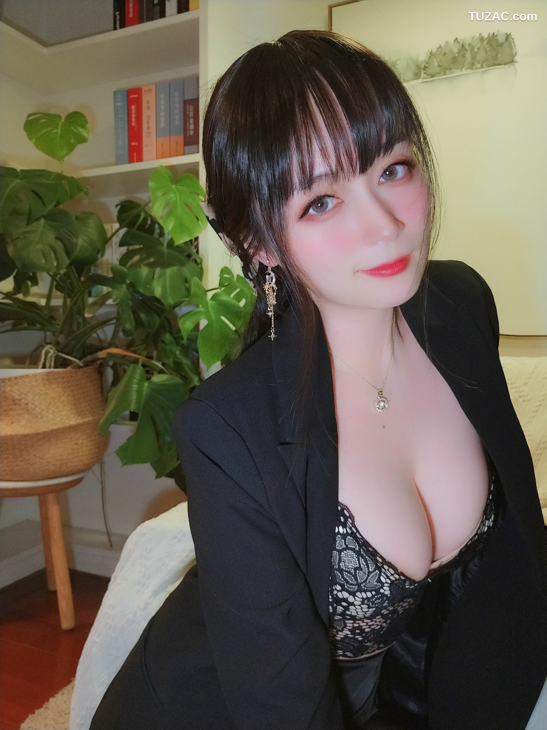 网络美女_ Coser小姐姐白银81 - 西服[70P]