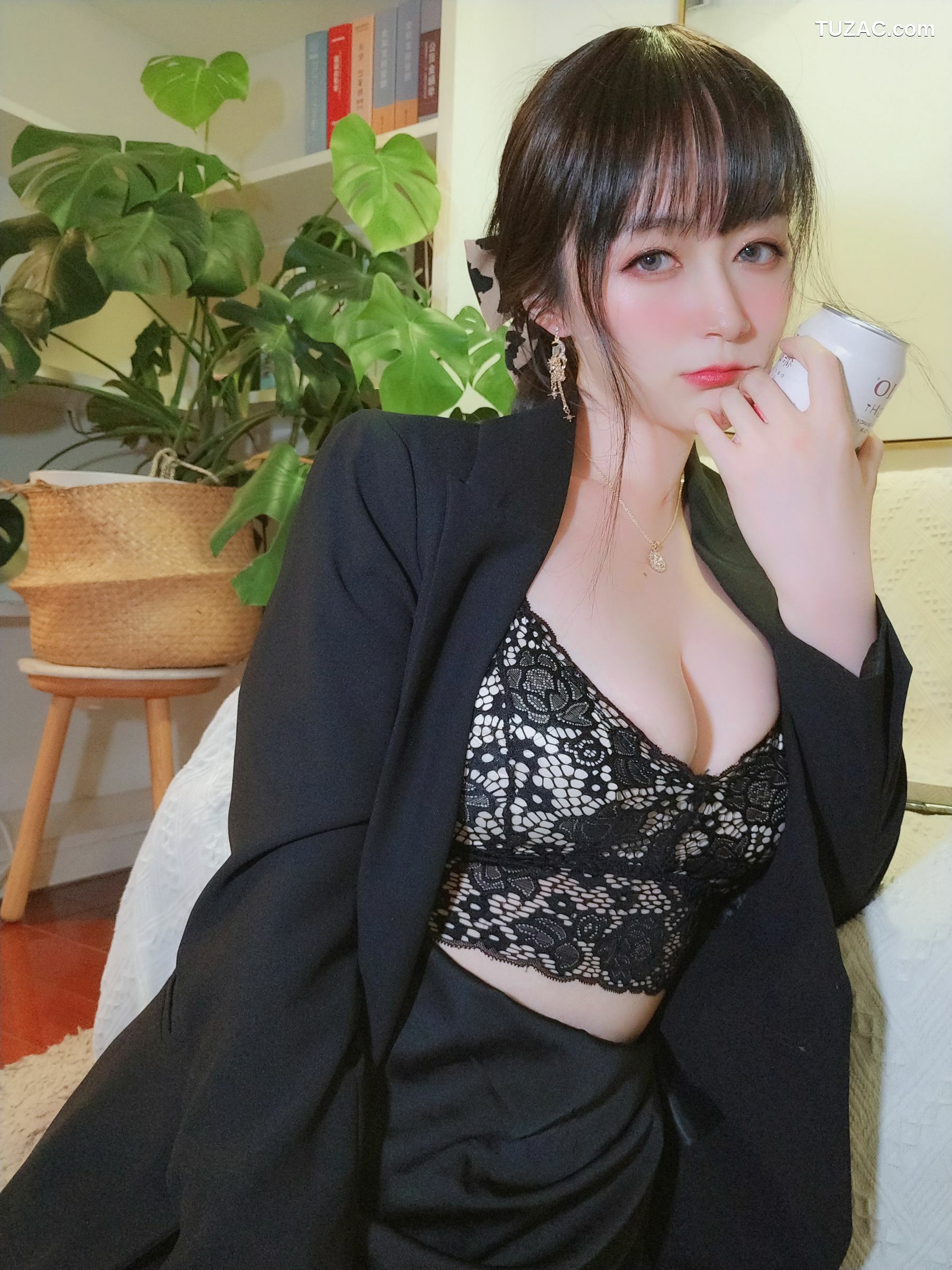 网络美女_ Coser小姐姐白银81 - 西服[70P]