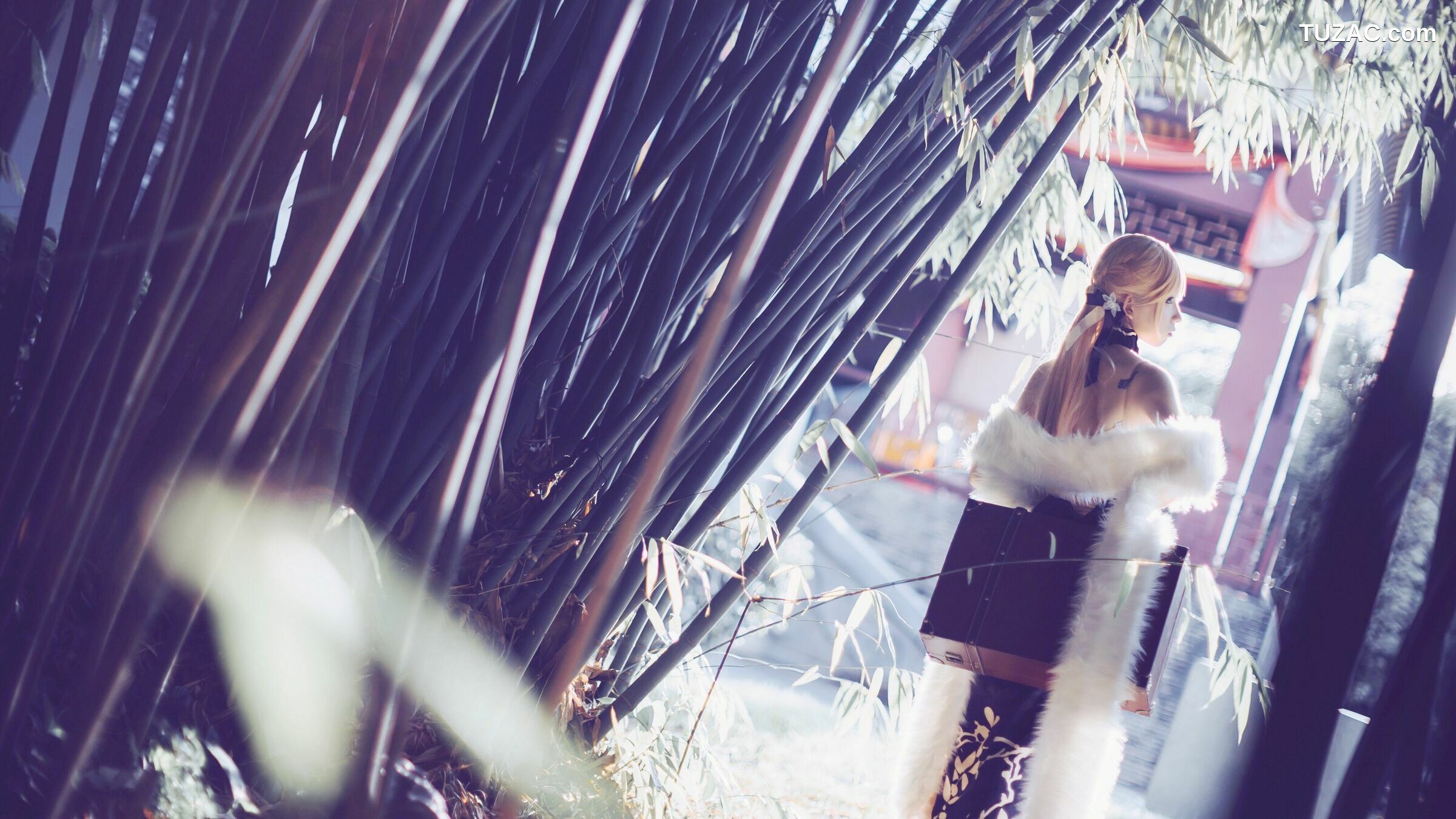 网络美女_ Coser衣衣 - 少女前线 紫雨心[14P]