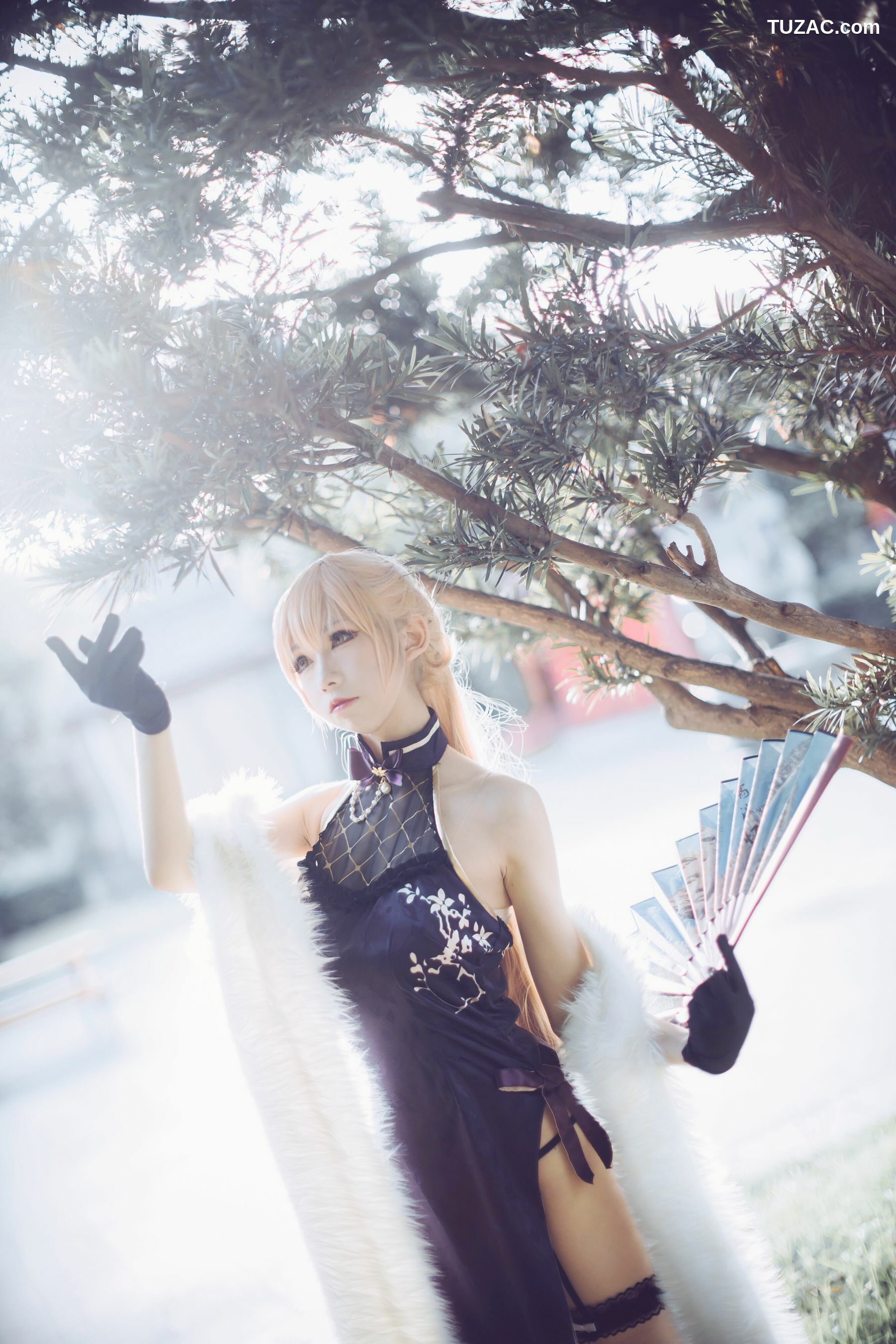 网络美女_ Coser衣衣 - 少女前线 紫雨心[14P]