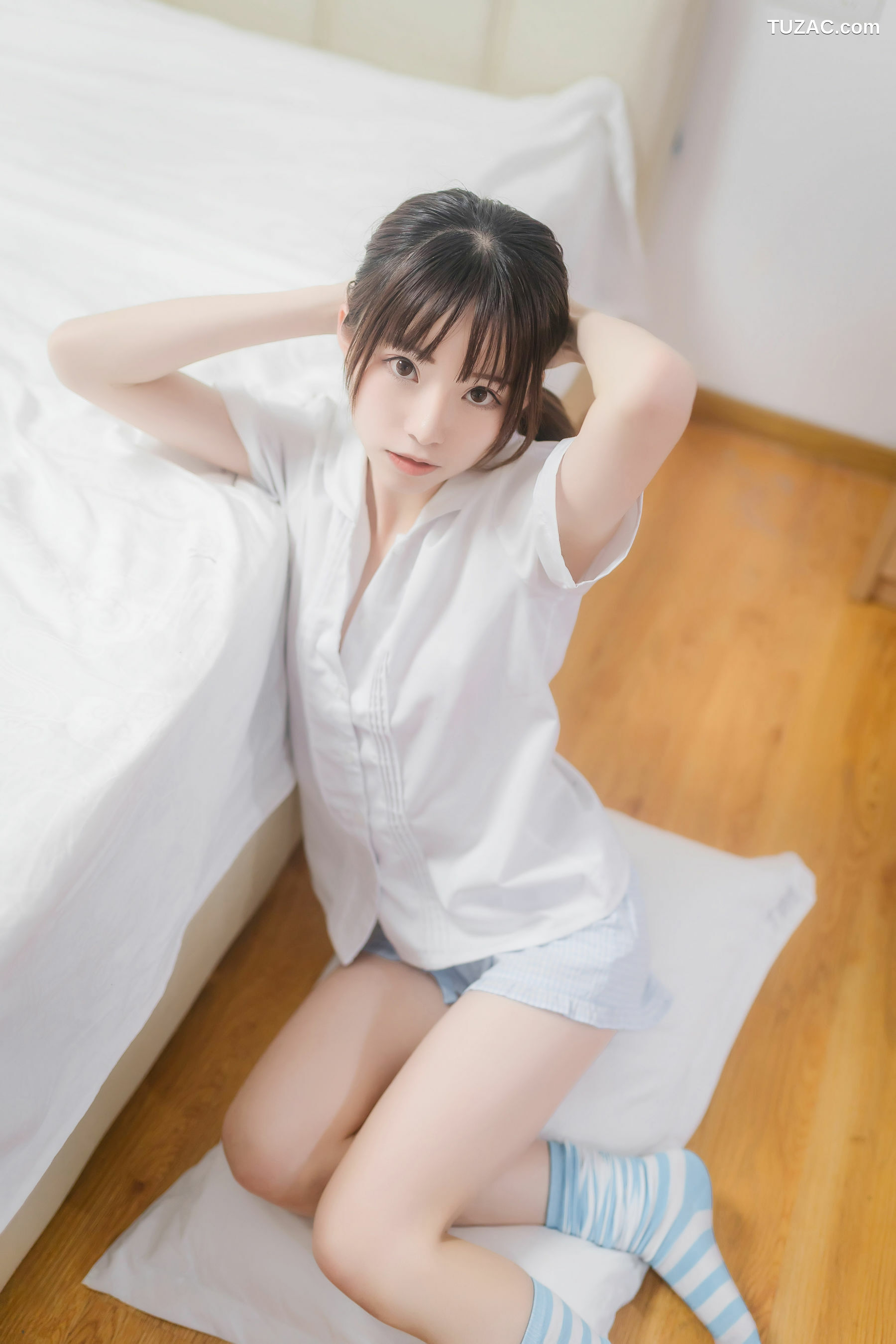 网络美女_ Kitaro_绮太郎 - 蓝白条纹袜[42P]