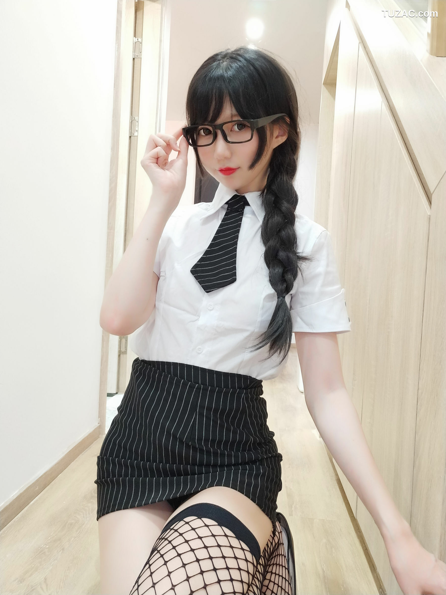 网络美女_ NAGISA魔物喵[fantia] - 黑丝网袜ol~~~[21P]