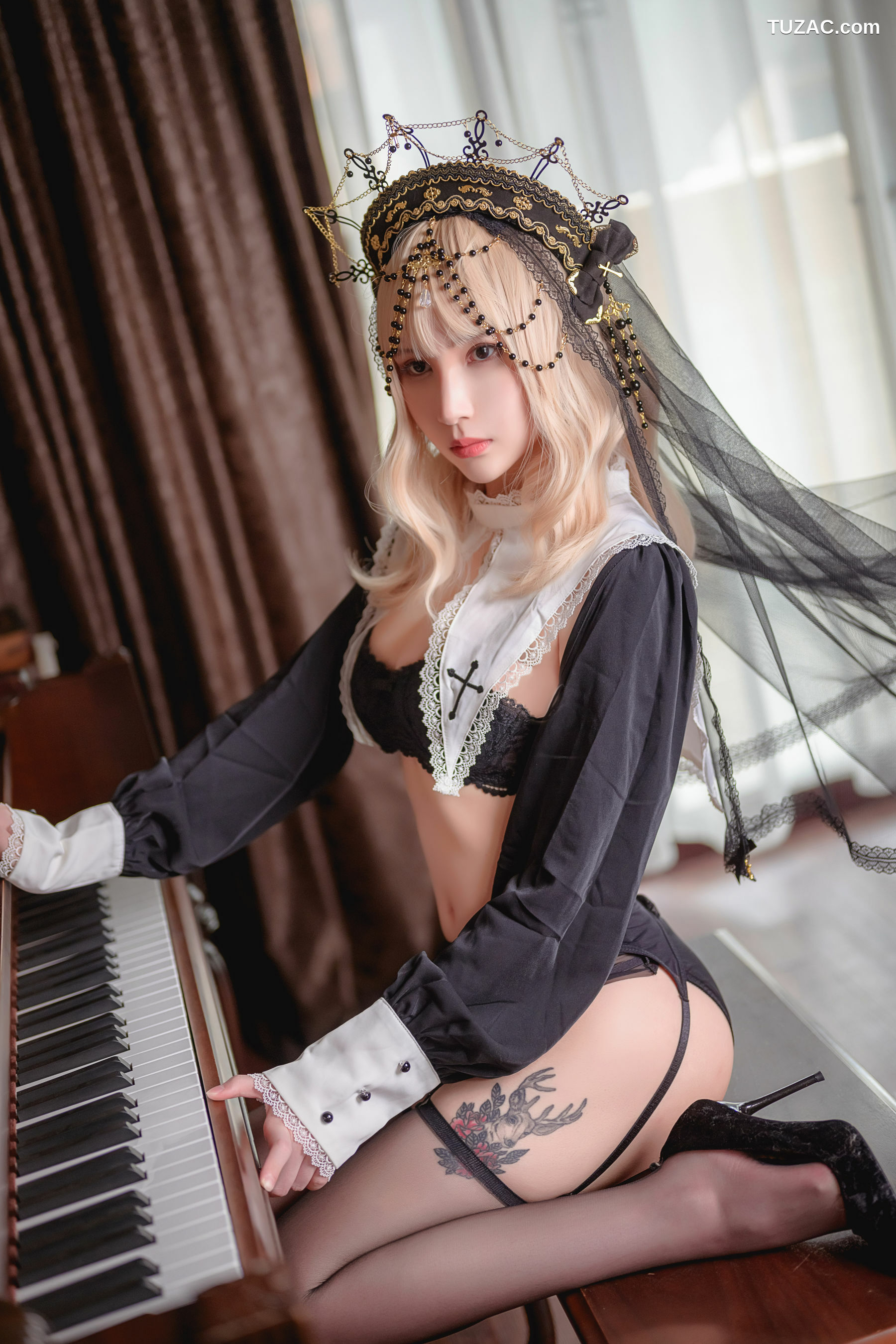 网络美女_ vams子 - 修女 写真套图[37P]