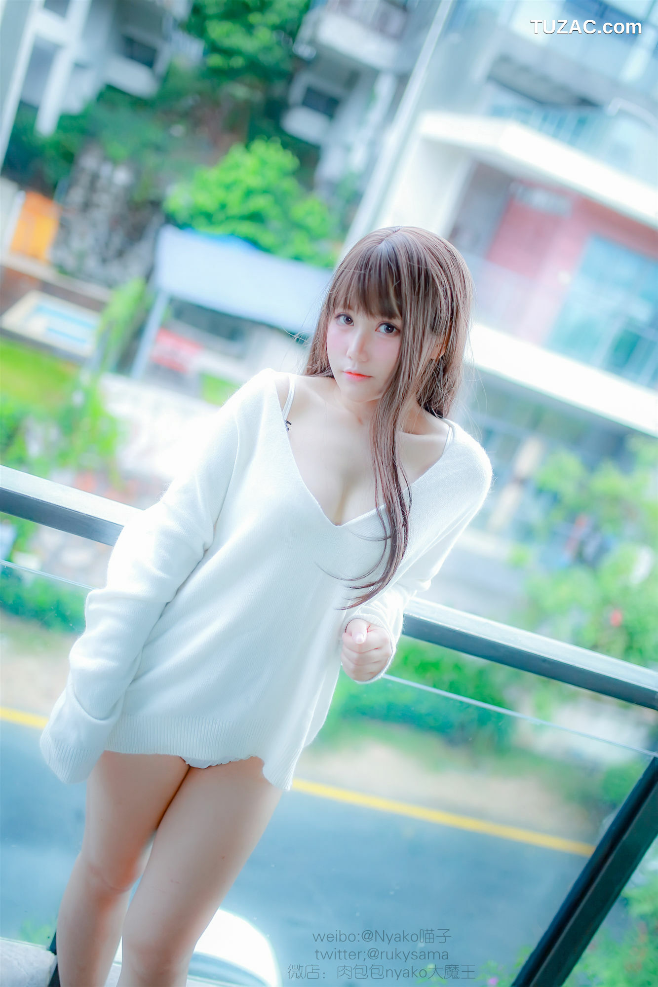 网络美女_ 《欲求不满的老师》 写真集[98P]