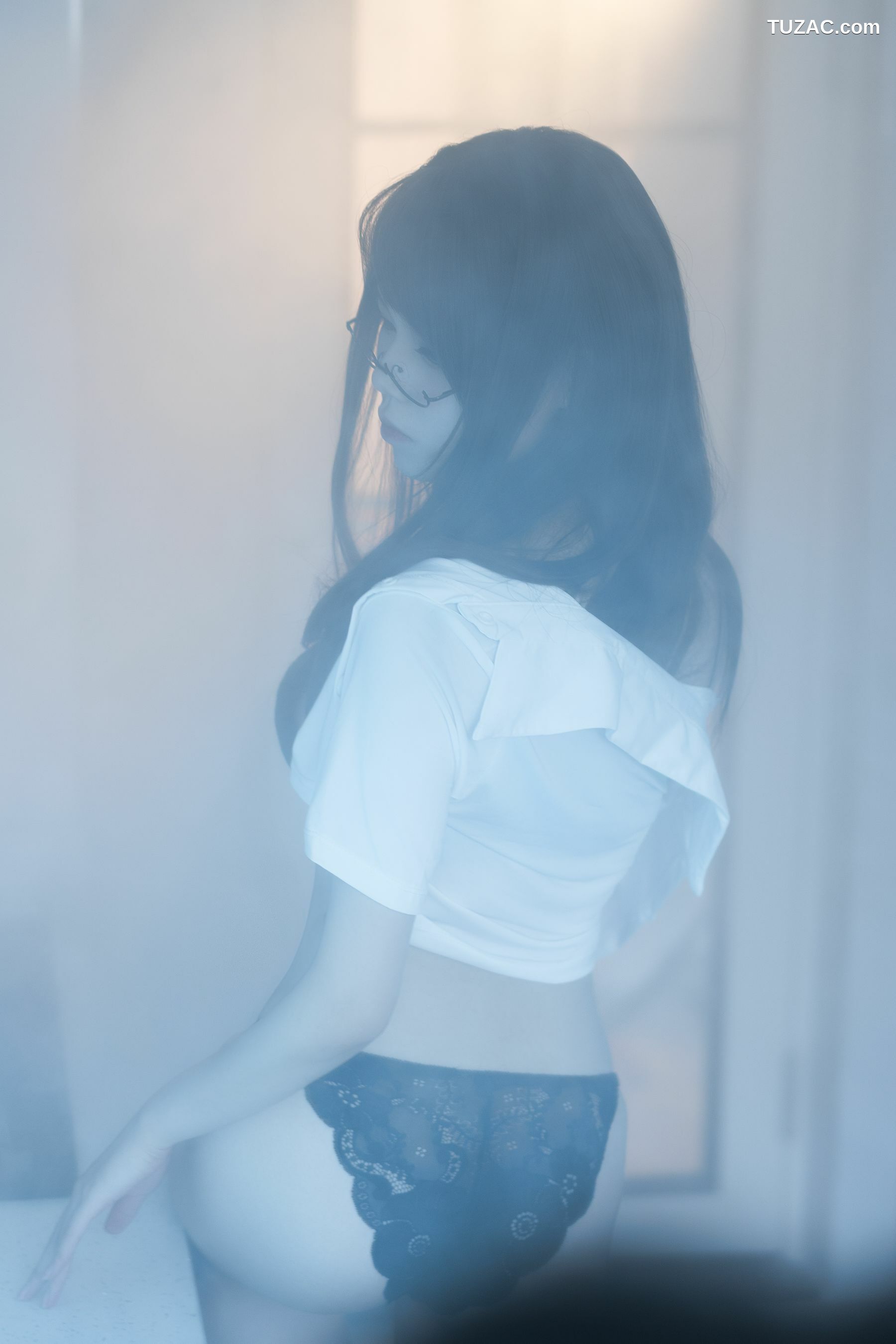 网络美女_ 七月喵子 - 眼镜娘1号 写真套图[21P]