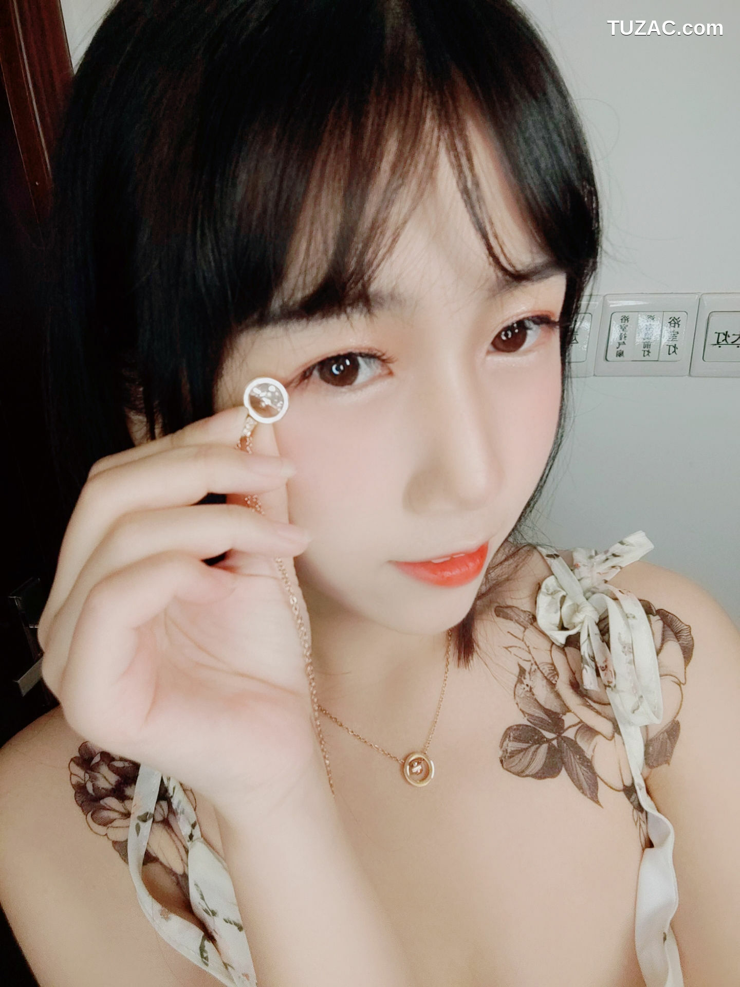 网络美女_ 不呆猫 - 温柔风连衣裙[15P]