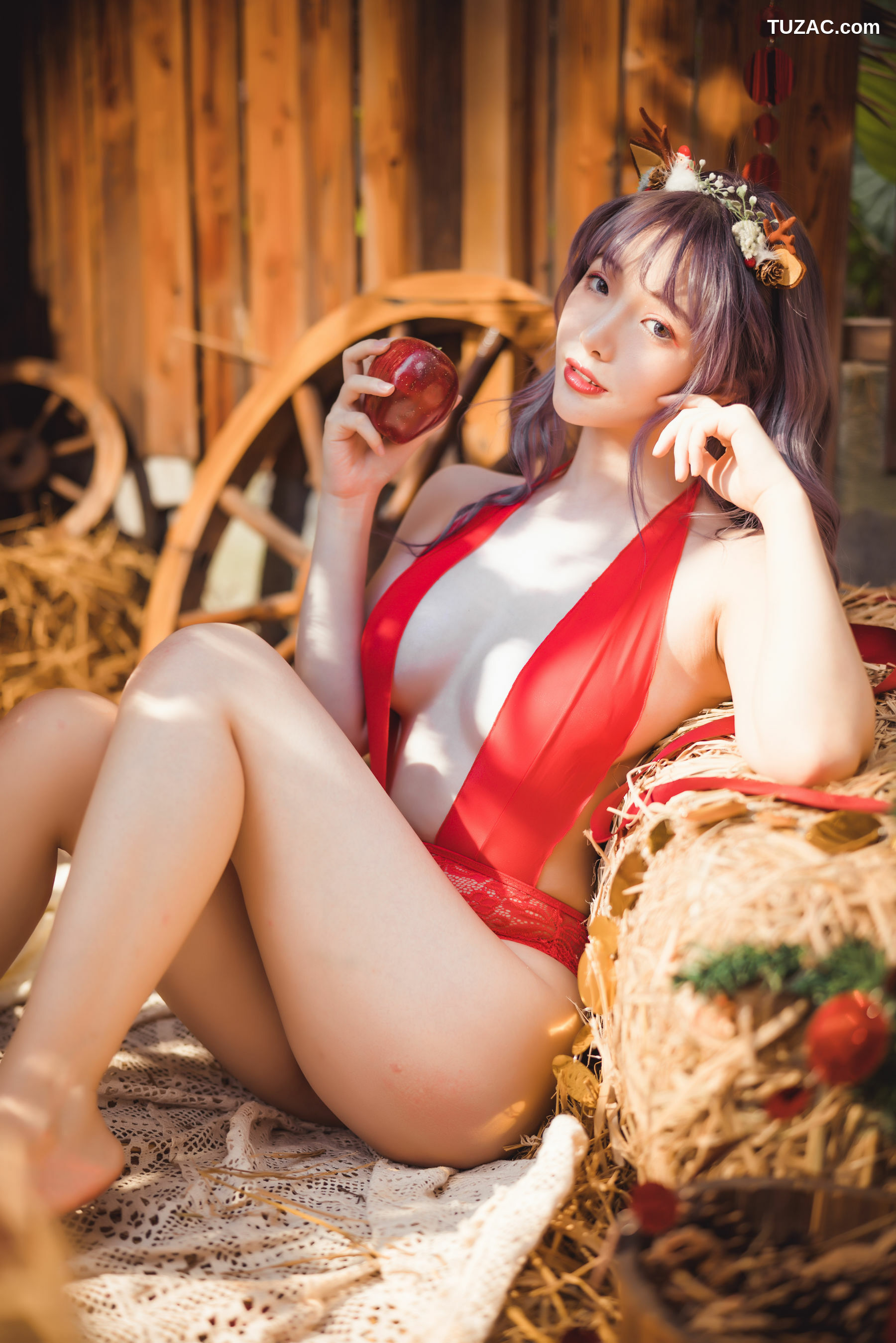 网络美女_ 动漫博主雯妹 - 2020圣诞 写真套图[30P]