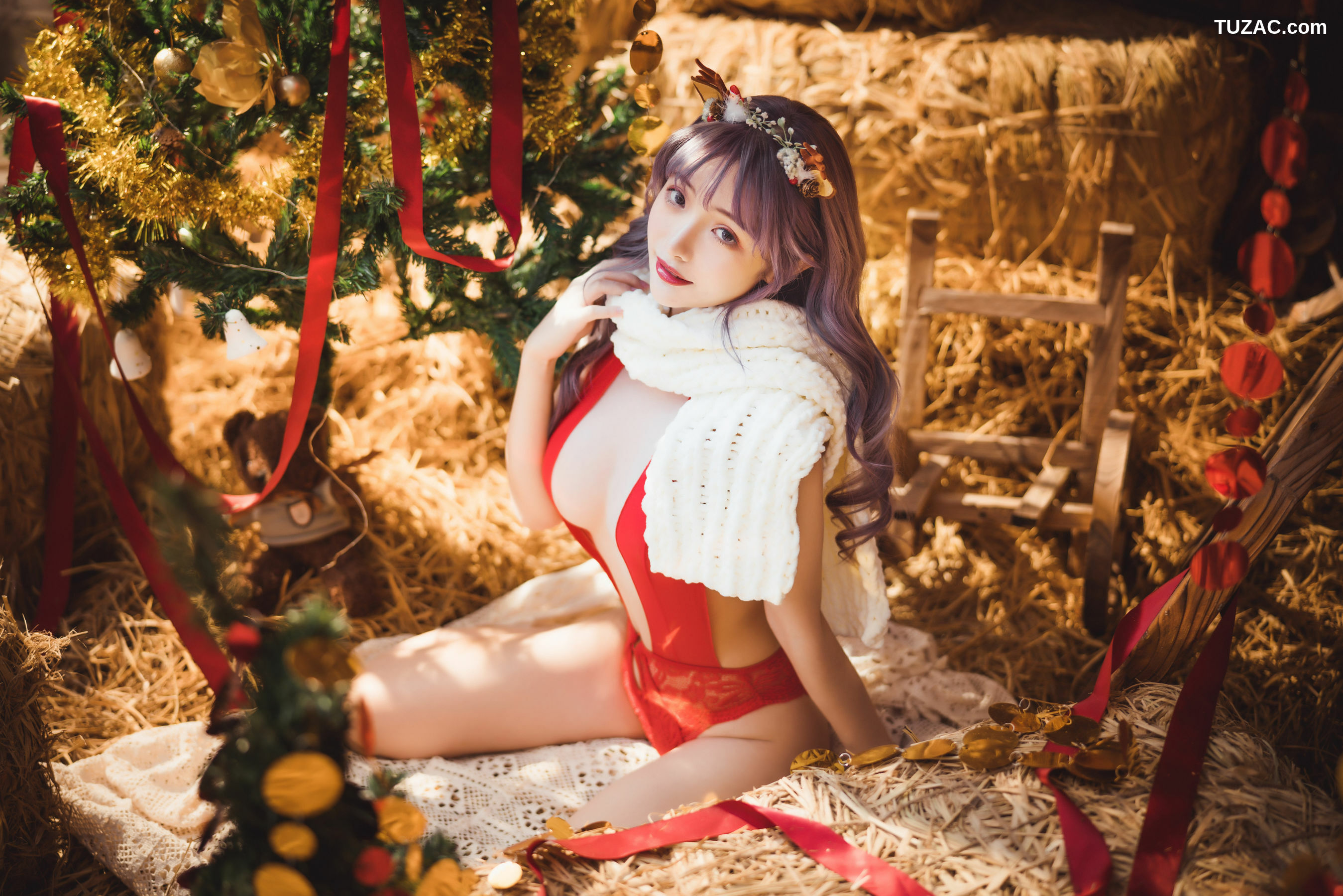 网络美女_ 动漫博主雯妹 - 2020圣诞 写真套图[30P]