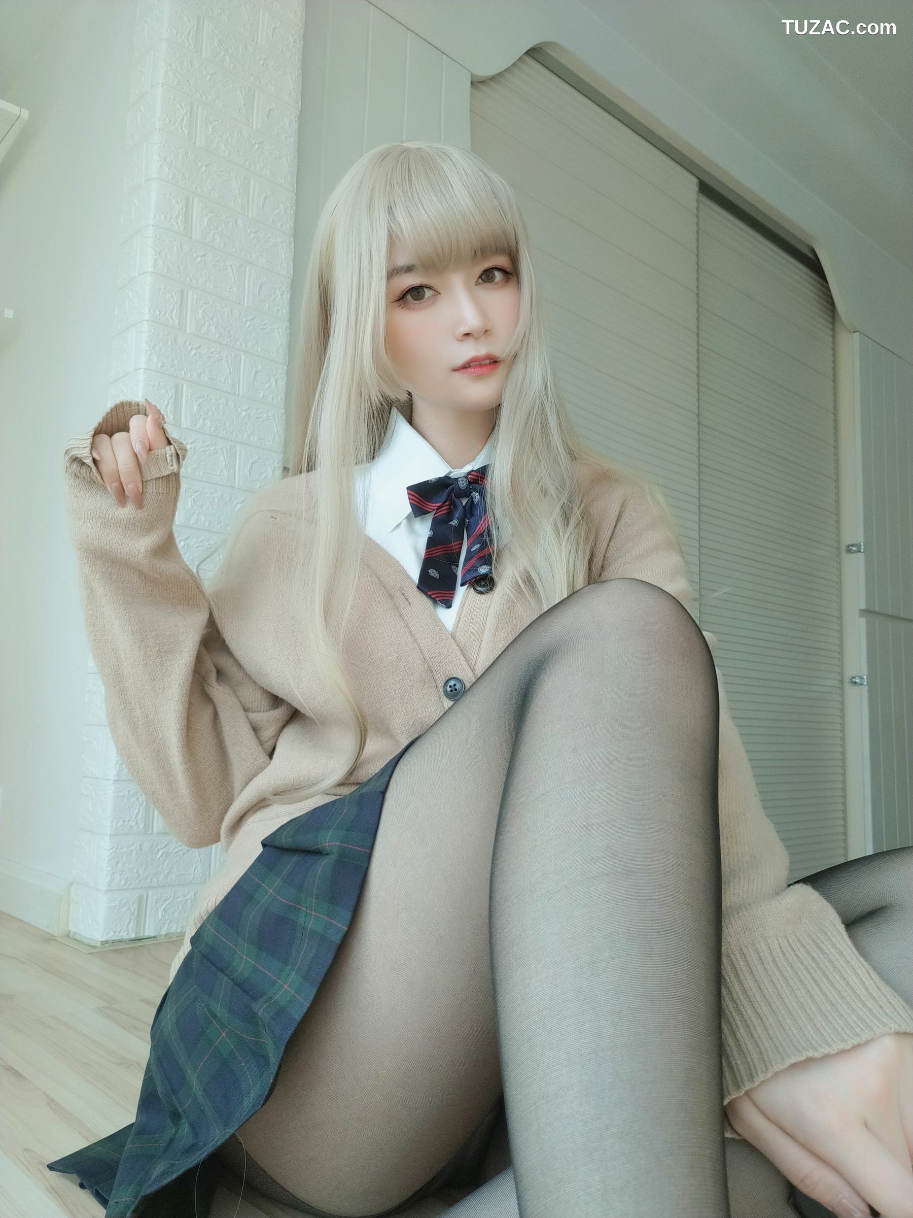 网络美女_ 小姐姐白银 - 灰色空间[88P]