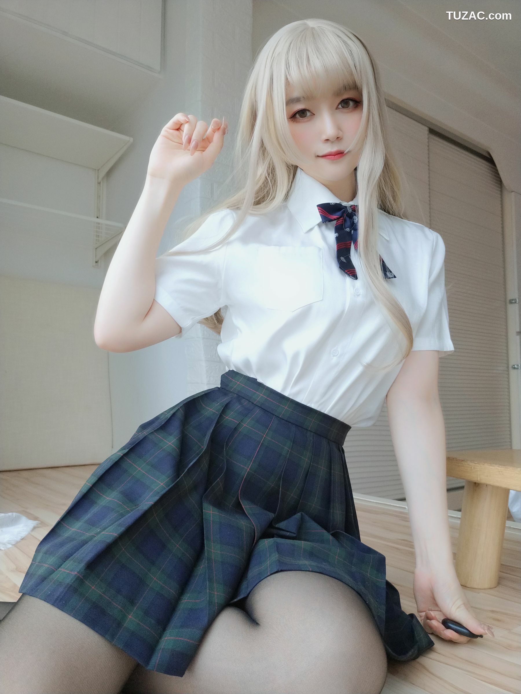 网络美女_ 小姐姐白银 - 灰色空间[88P]