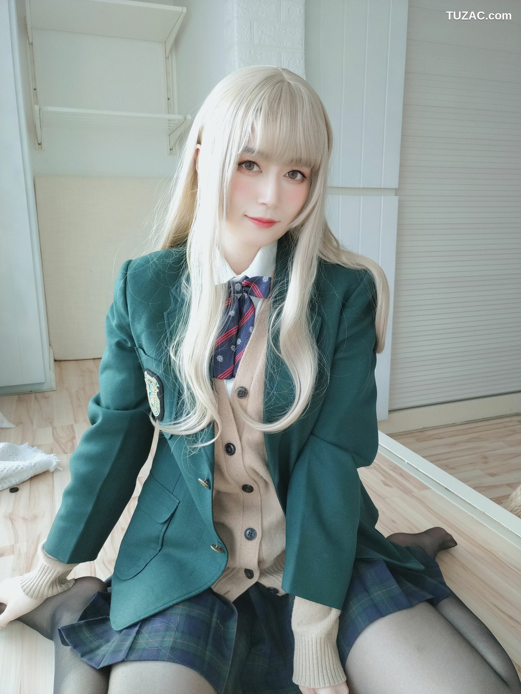 网络美女_ 小姐姐白银 - 灰色空间[88P]