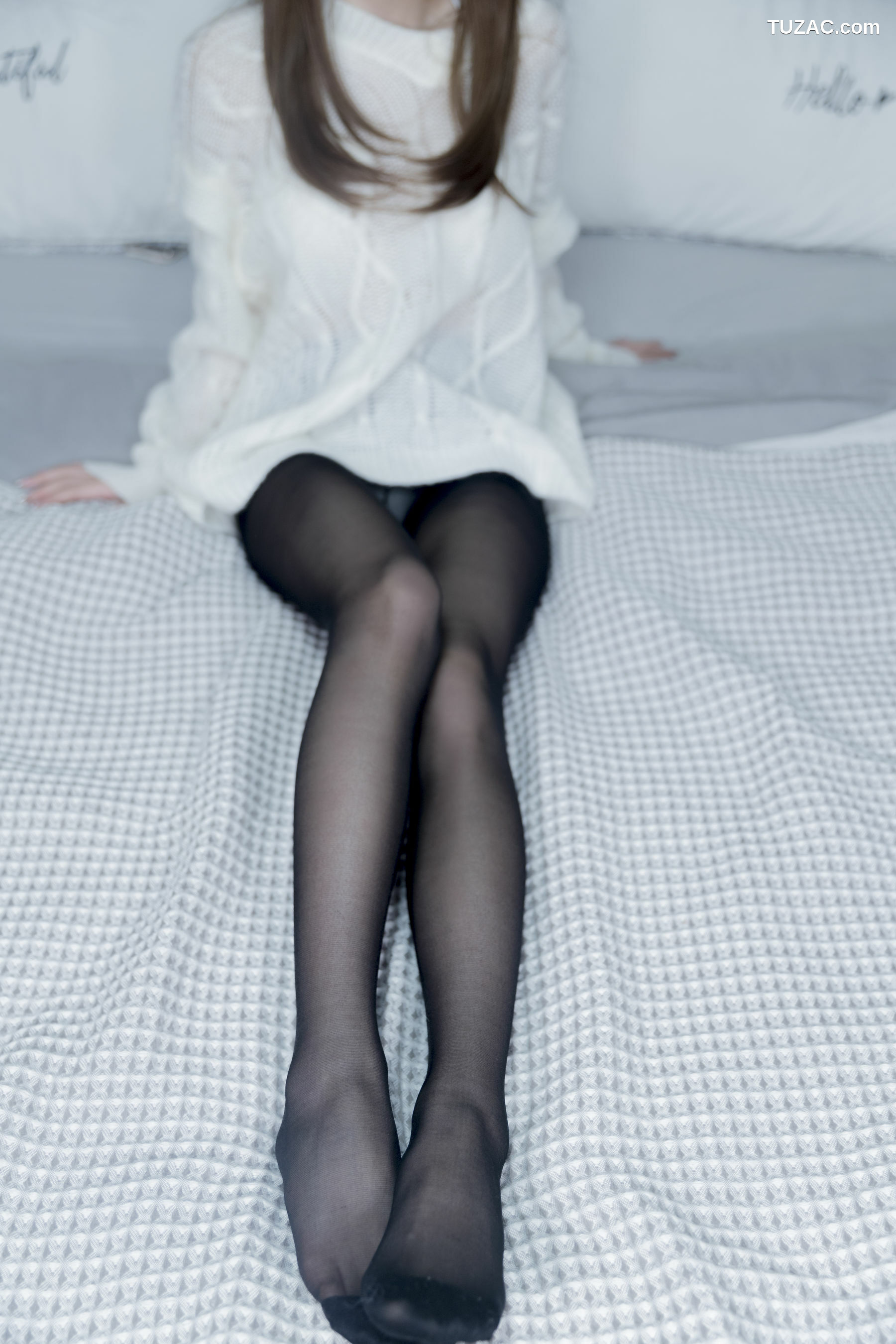 网络美女_ 尤物清水由乃 - 黑丝毛衣[42P]