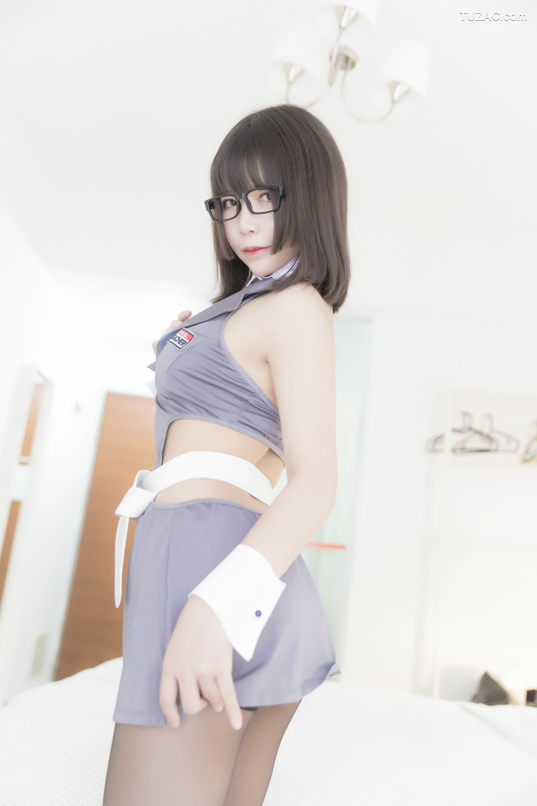 网络美女_ 抱走莫子aa 《黑丝制服》 写真集[45P]