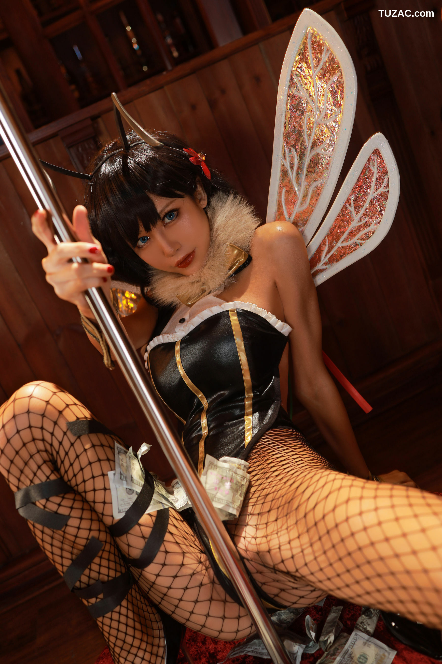 网络美女_ 水淼aqua - 黑皮蜜蜂[72P]