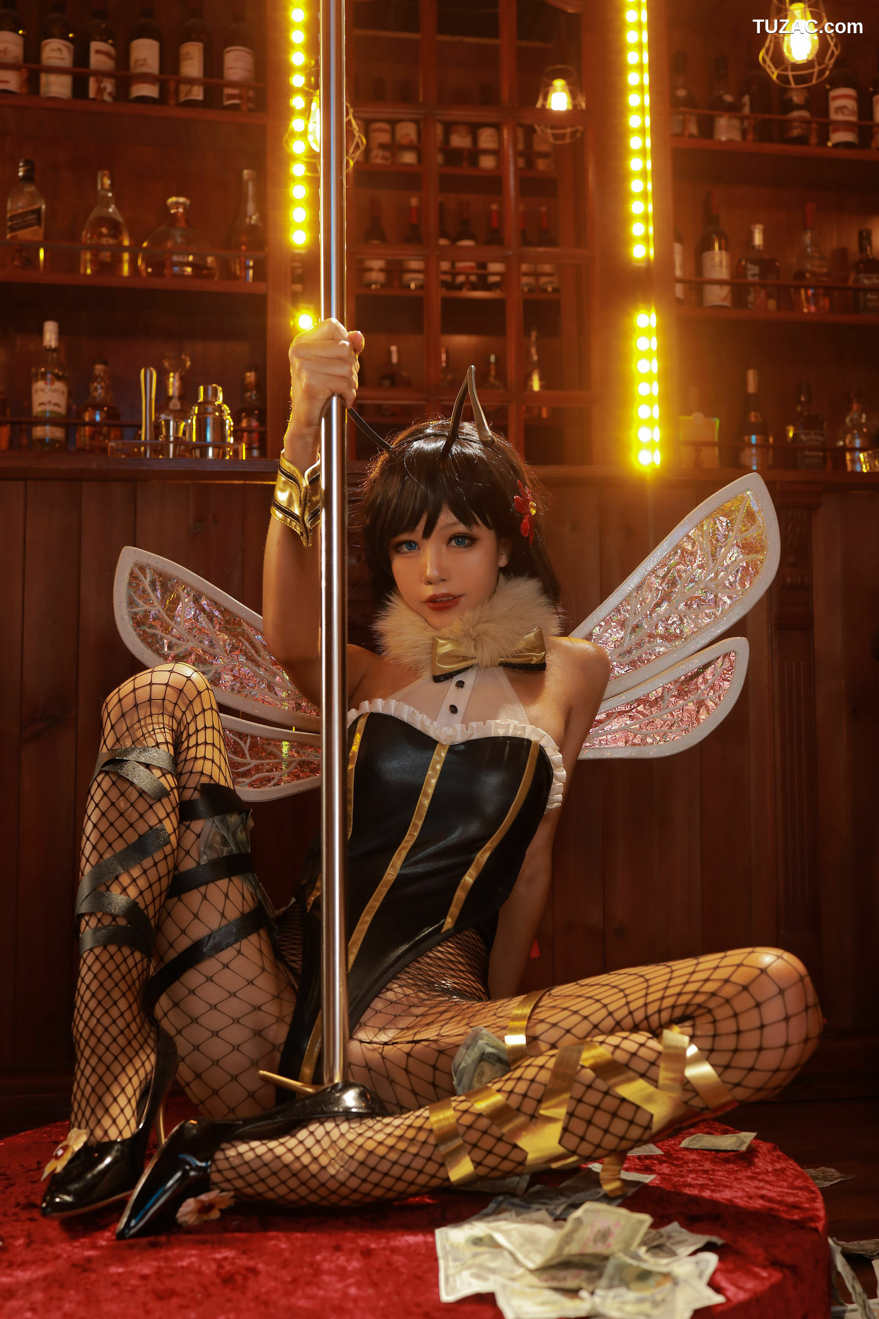 网络美女_ 水淼aqua - 黑皮蜜蜂[72P]