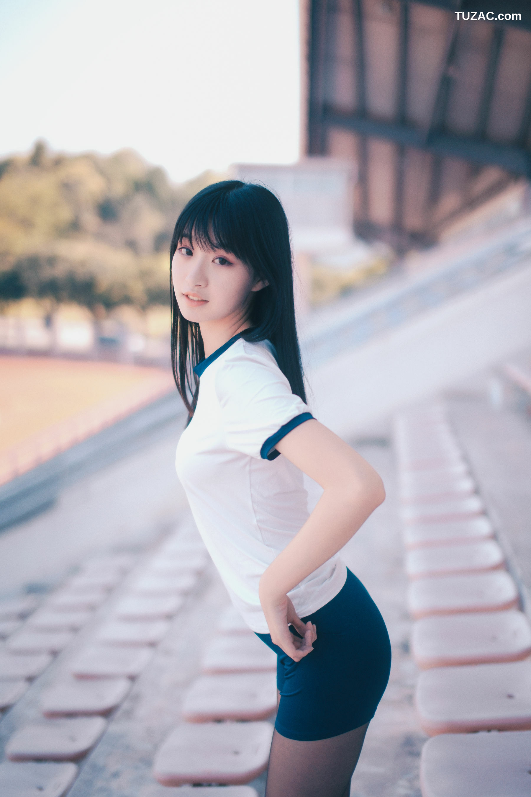 网络美女_ 沧霁桔梗 - 黑丝体操服[53P]