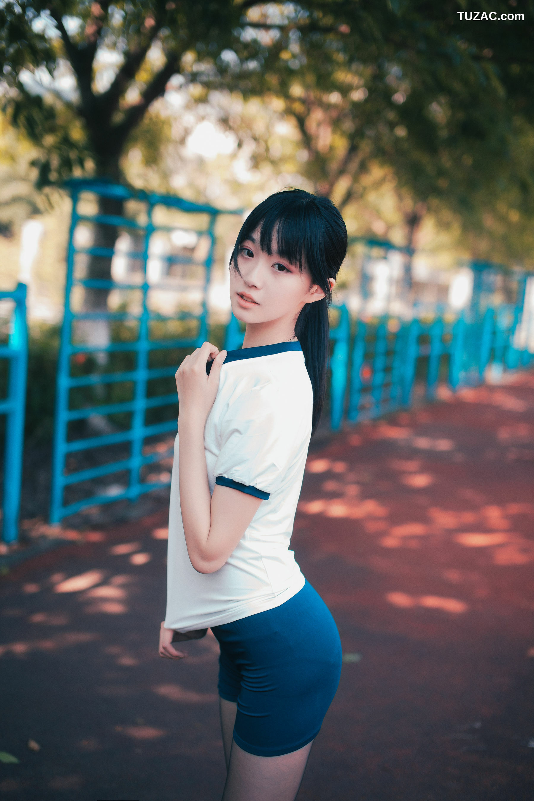 网络美女_ 沧霁桔梗 - 黑丝体操服[53P]