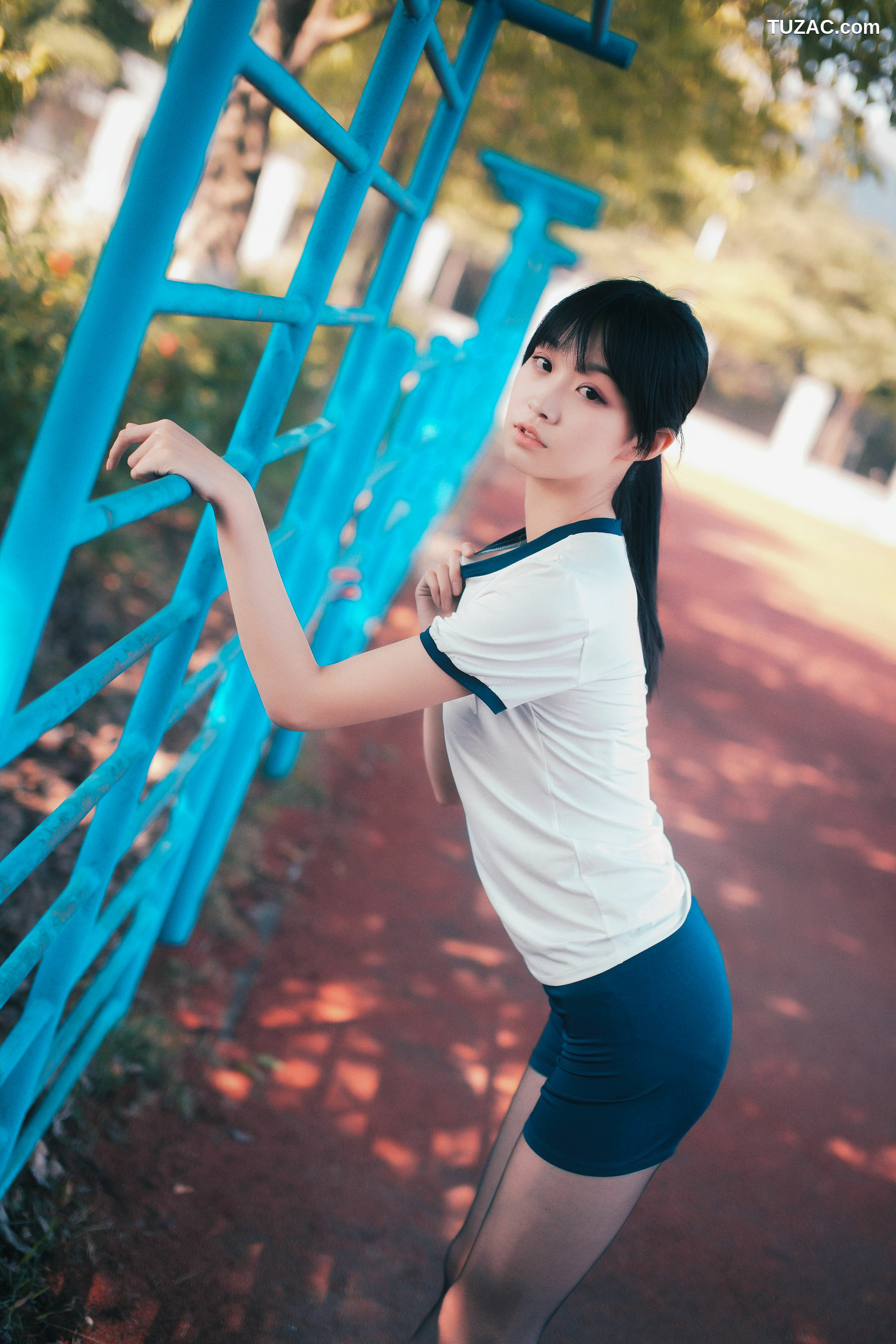 网络美女_ 沧霁桔梗 - 黑丝体操服[53P]