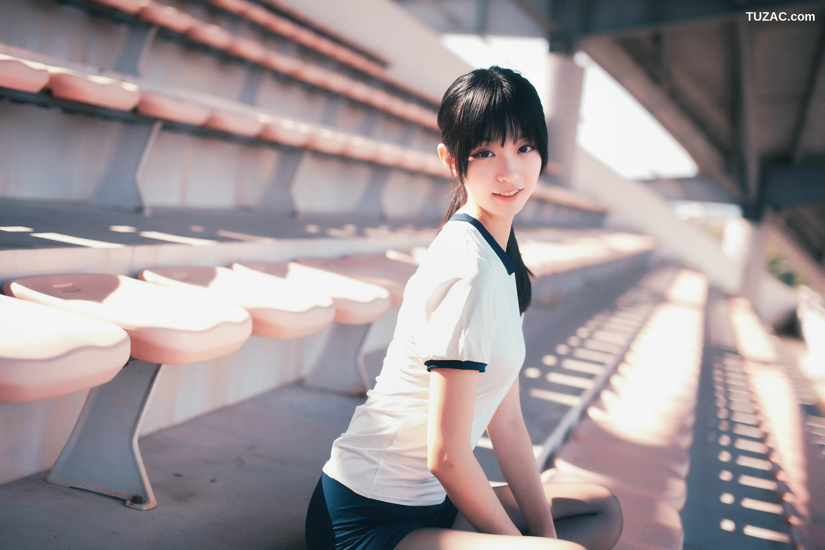 网络美女_ 沧霁桔梗 - 黑丝体操服[53P]