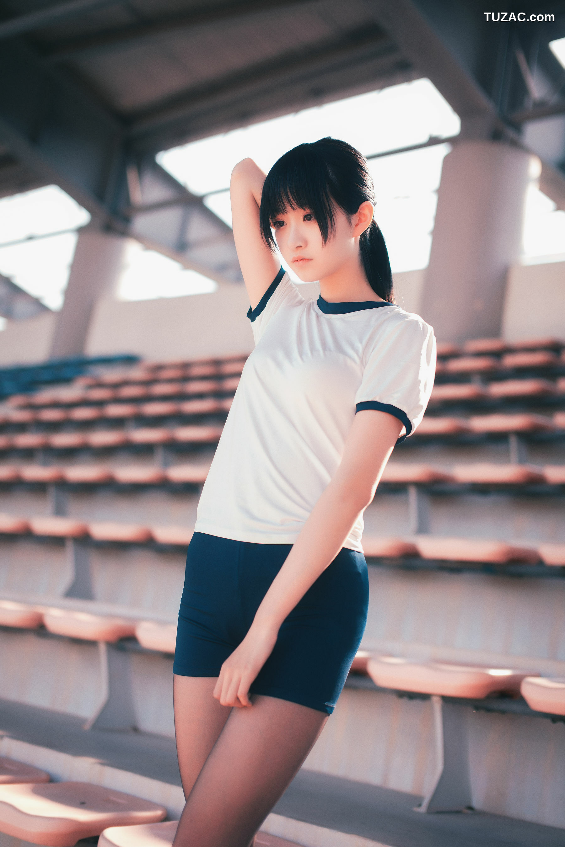 网络美女_ 沧霁桔梗 - 黑丝体操服[53P]