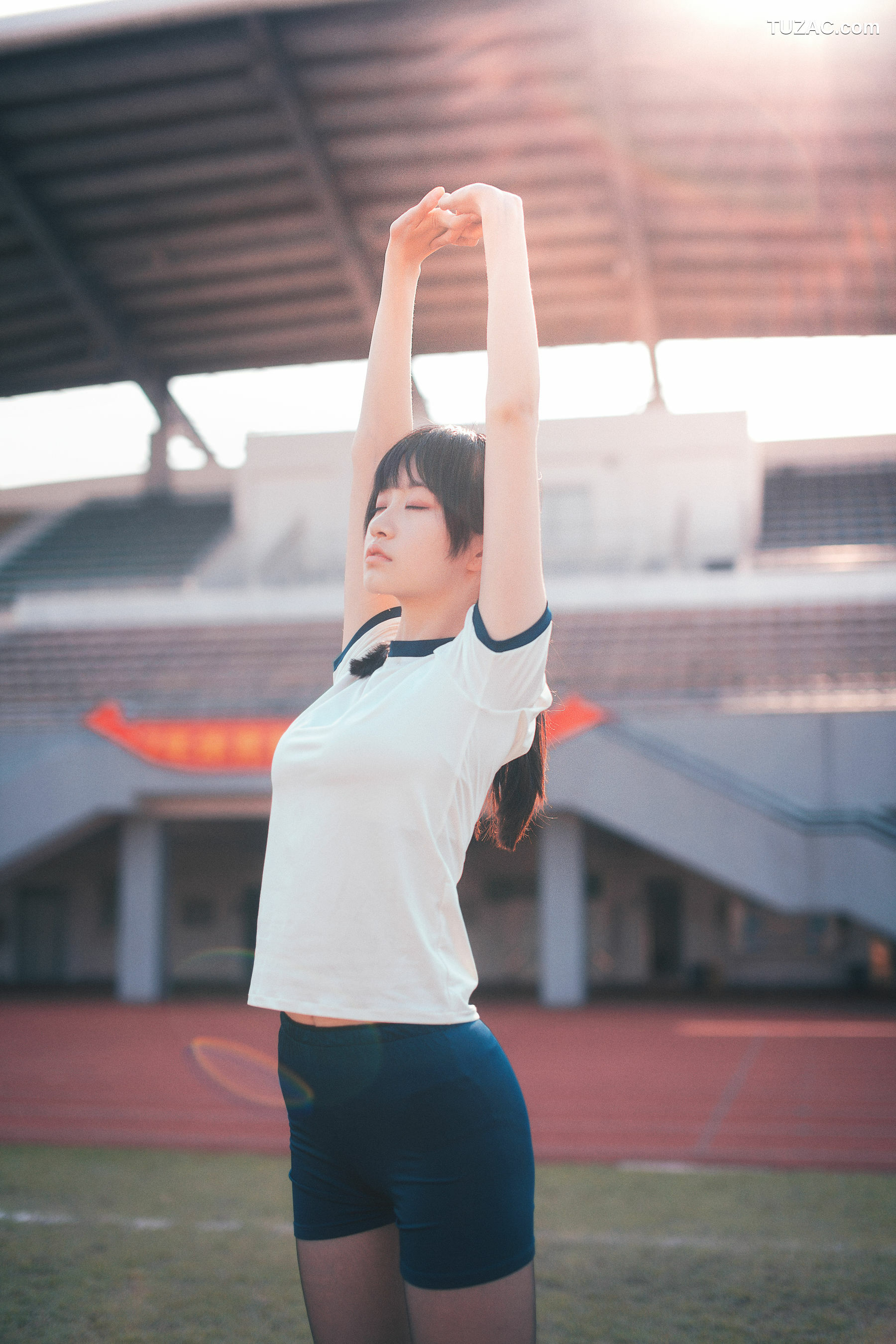 网络美女_ 沧霁桔梗 - 黑丝体操服[53P]