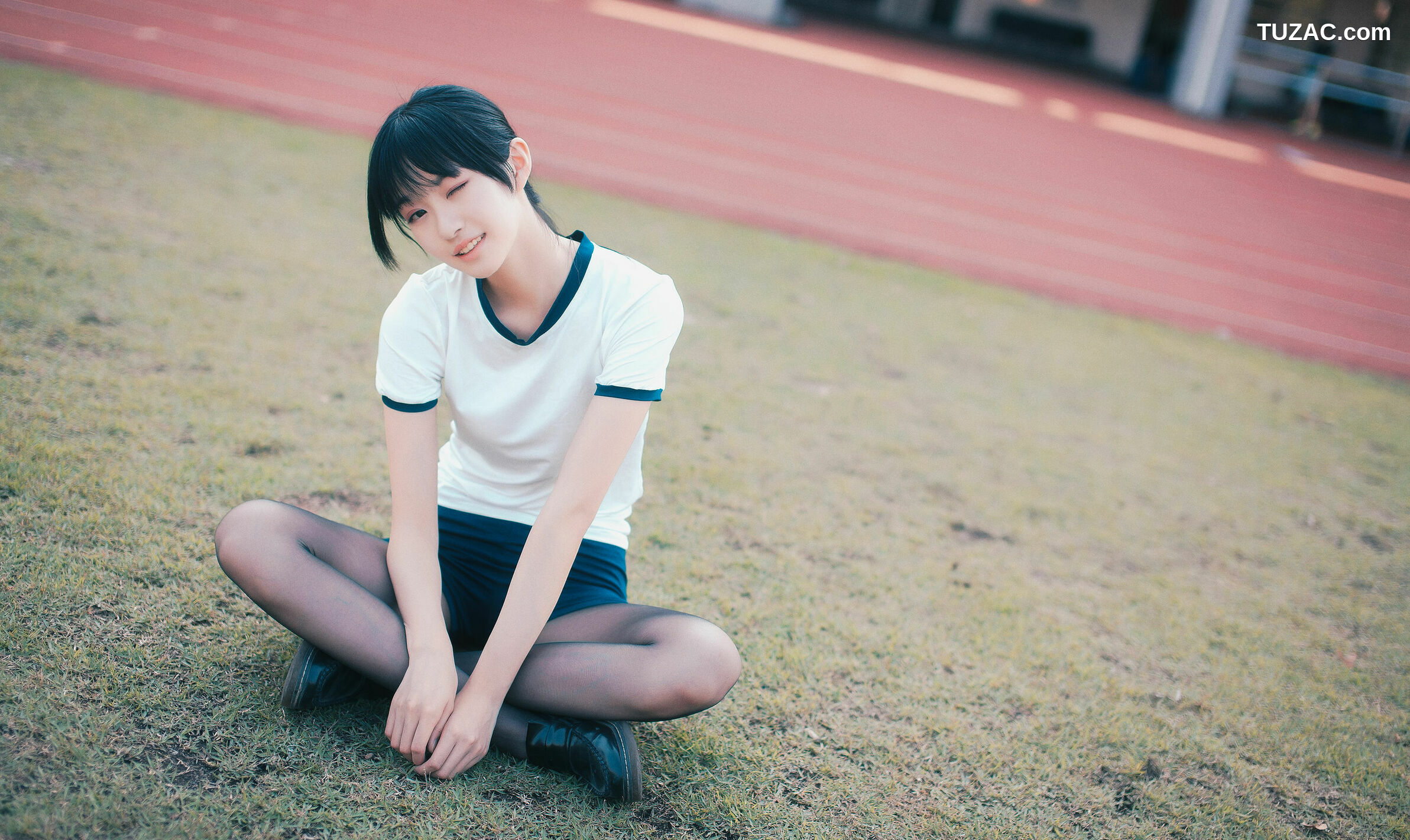 网络美女_ 沧霁桔梗 - 黑丝体操服[53P]